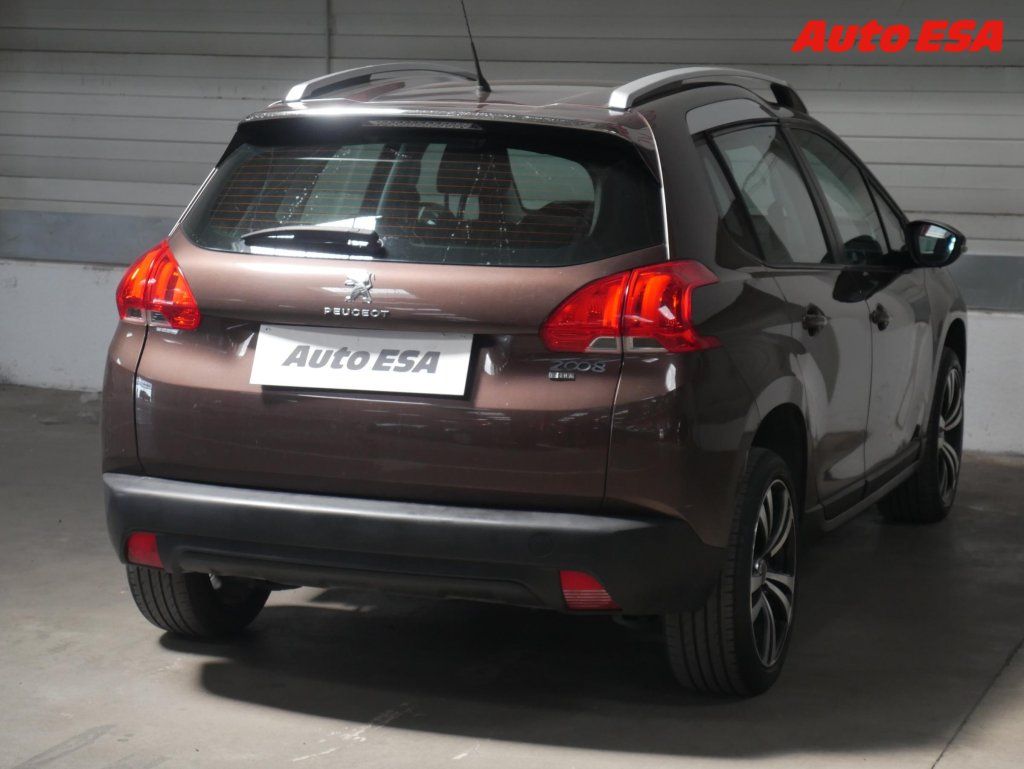 Peugeot 2008, 1.6 HDI,servis.kniha,AC - fotka 6