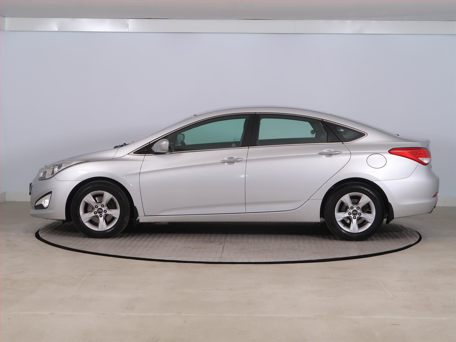 Hyundai i40, 1.7 CRDi, Automatická klima - fotka 3