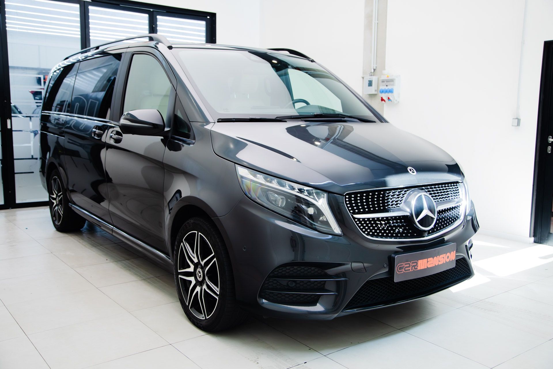 Mercedes-Benz Třídy V, V 300 d LONG AMG Line Avant 4M - fotka 3