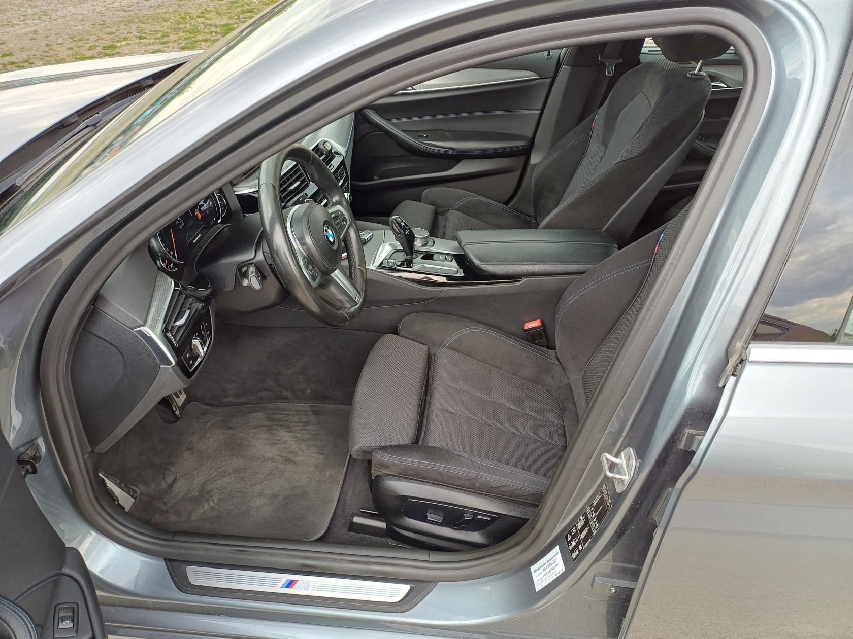 BMW Řada 5, 540i xDrive 250kW Mpaket - fotka 5