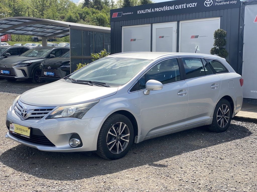Toyota Avensis, 2.0D-4D, ČR-1m, Luna, DPH - fotka 4