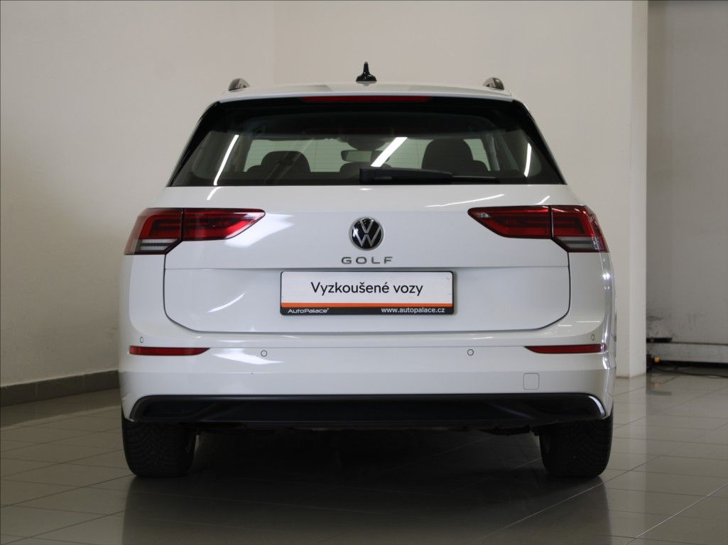 Volkswagen Golf, 1,0 TSi 81kW Life Var.128tkm.Č - fotka 4