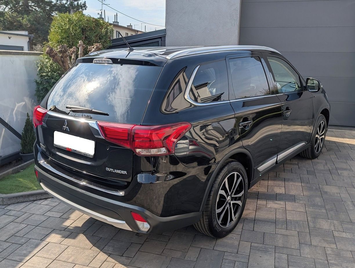 Mitsubishi Outlander, 2.0MIVEC,NEHAV.-NELAKOVÁN - fotka 2
