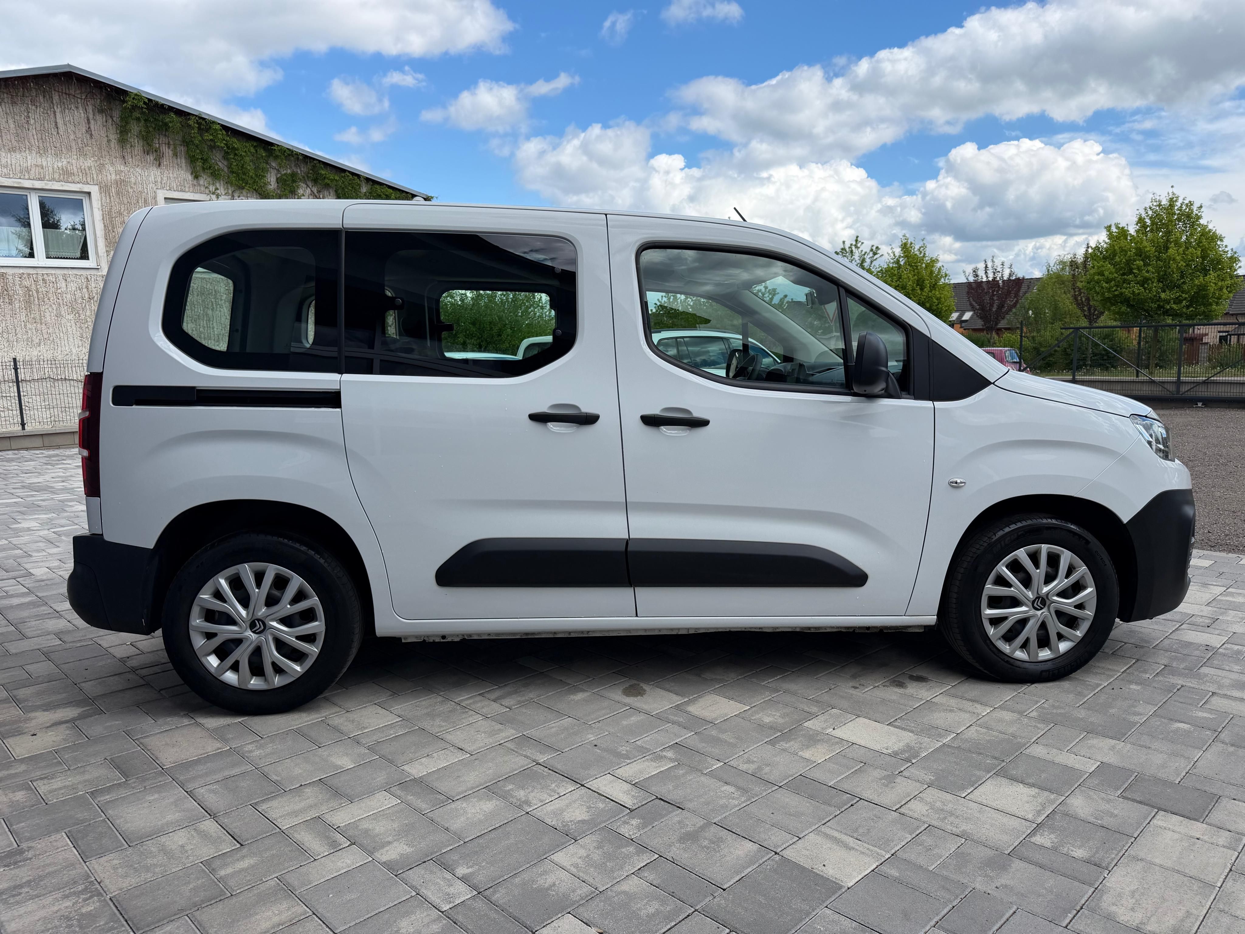 Citroën Berlingo, 1.2 PT 110 LIVE PACK 1.maj ČR - fotka 6