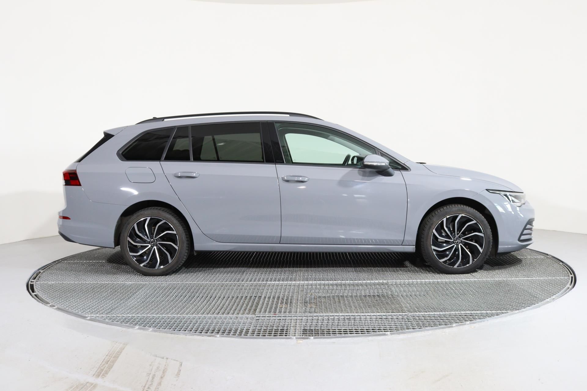 Volkswagen Golf Variant, Life 2,0 TDI/TAŽNÉ SKLOPNÉ - fotka 3
