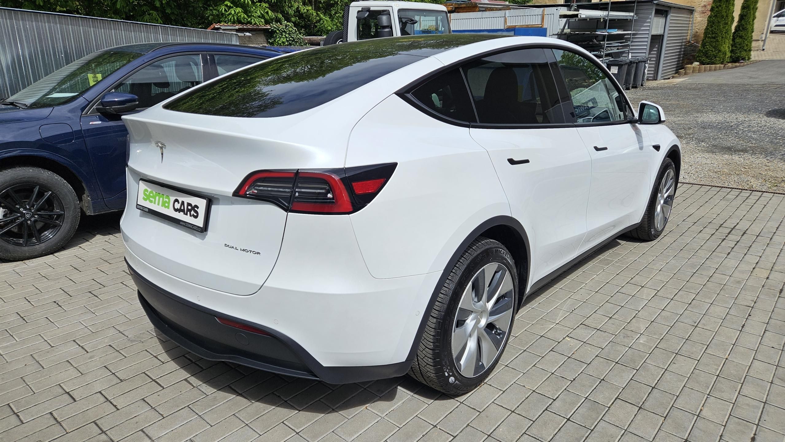 Tesla Model Y, Long Range AWD SoH 94,8% - fotka 5