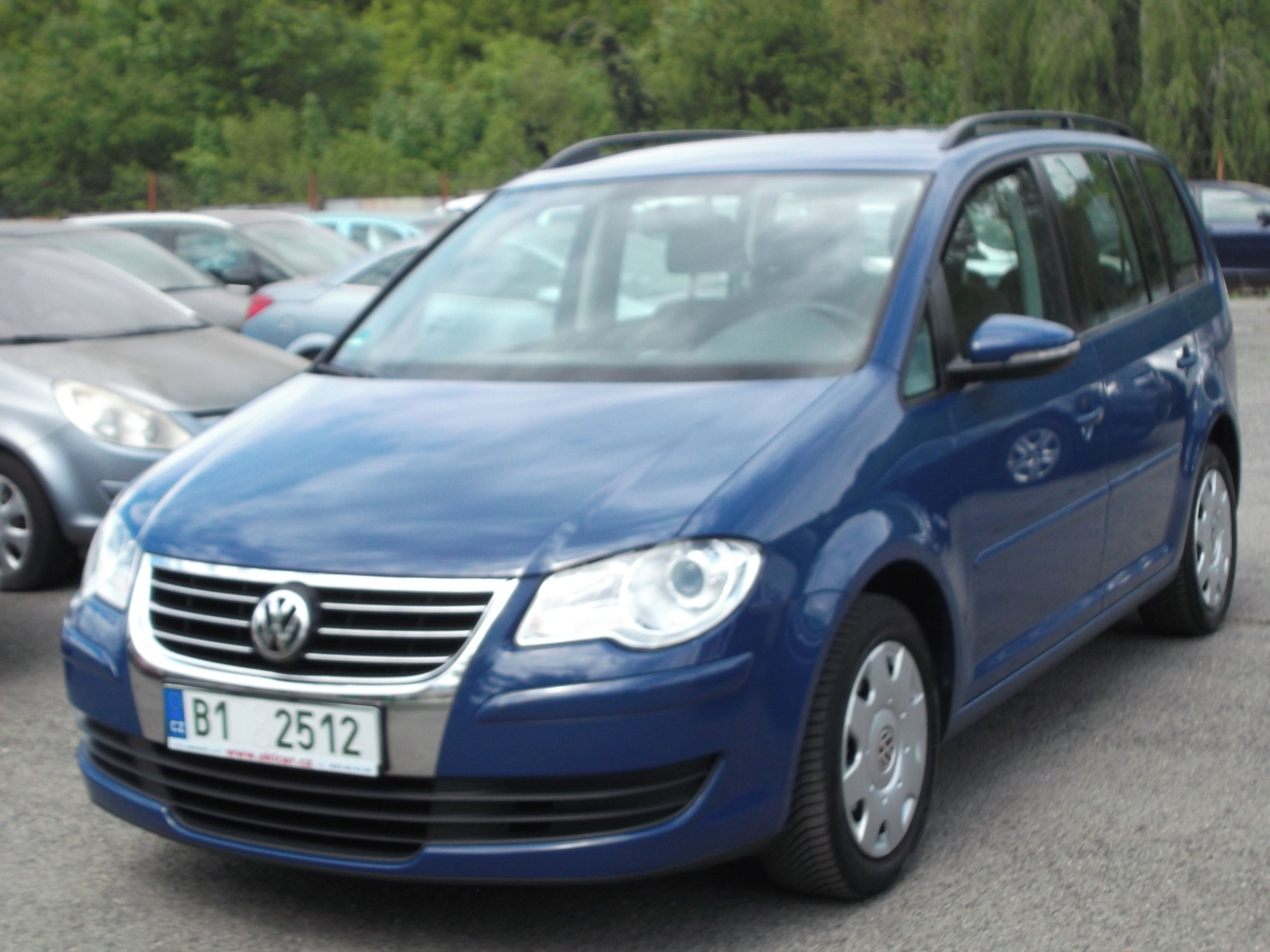 Volkswagen Touran, 1,6Mpi aut.klim,tempomat,servi