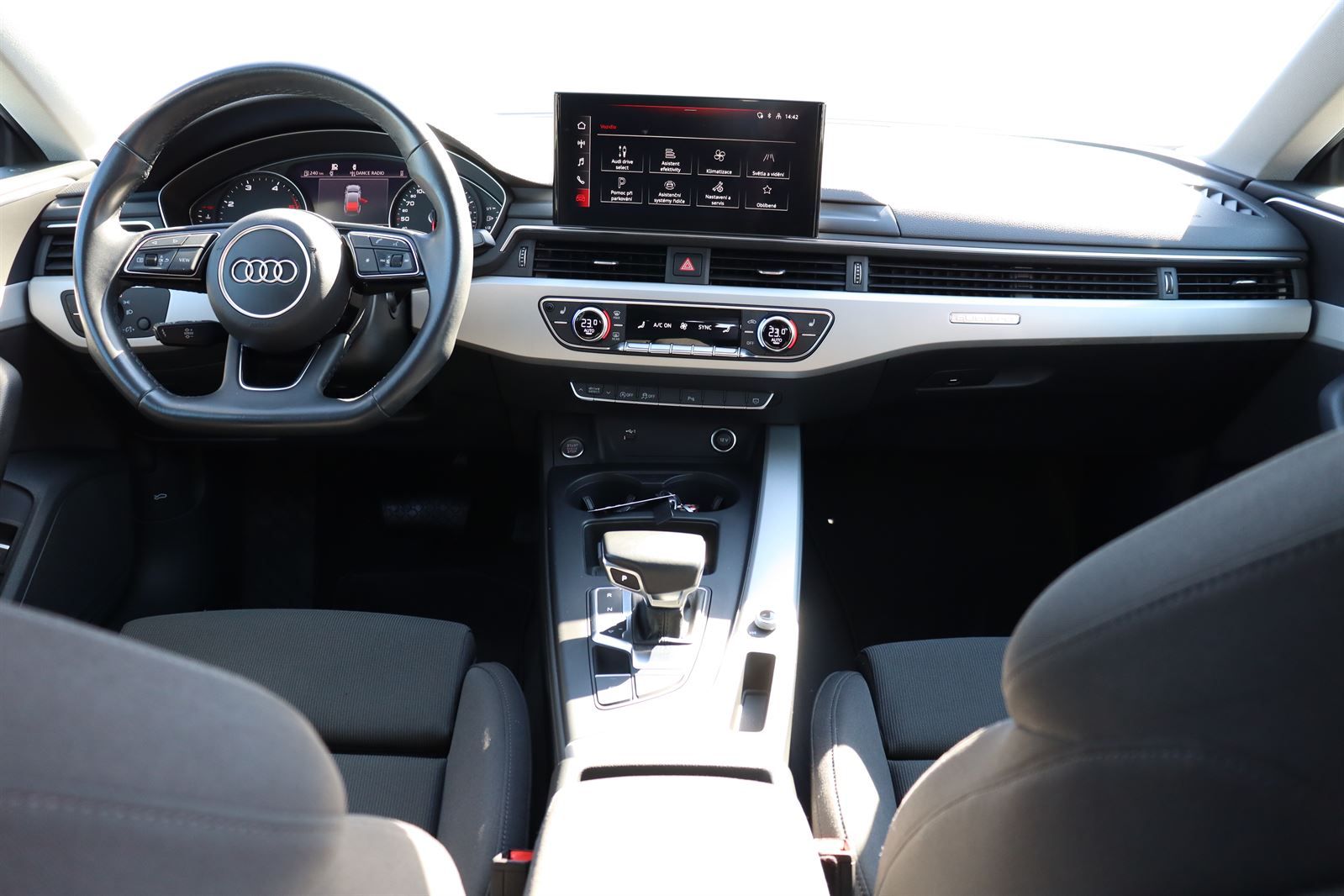 Audi A5, 40 2.0 TDI Sportback quattro - fotka 3