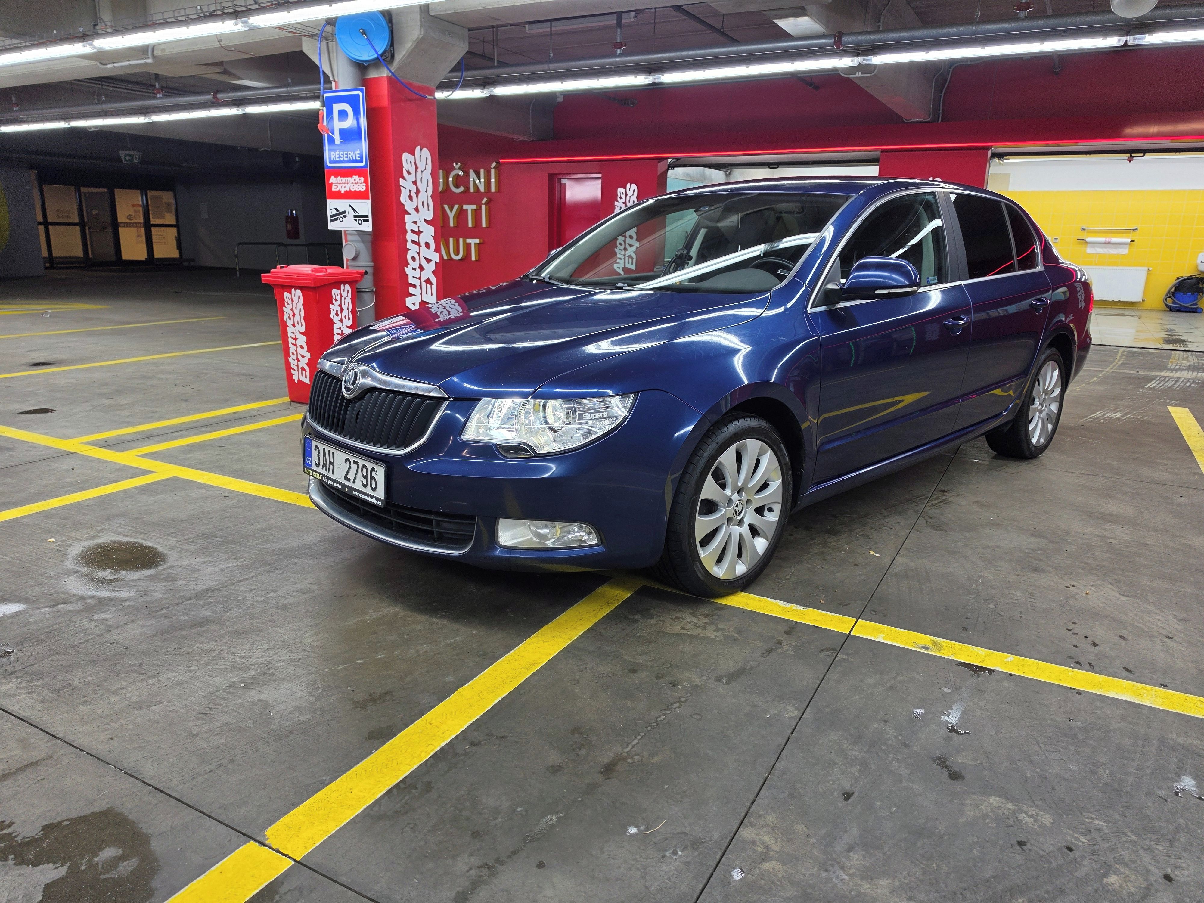 Škoda Superb, 2.0 TDI - fotka 2