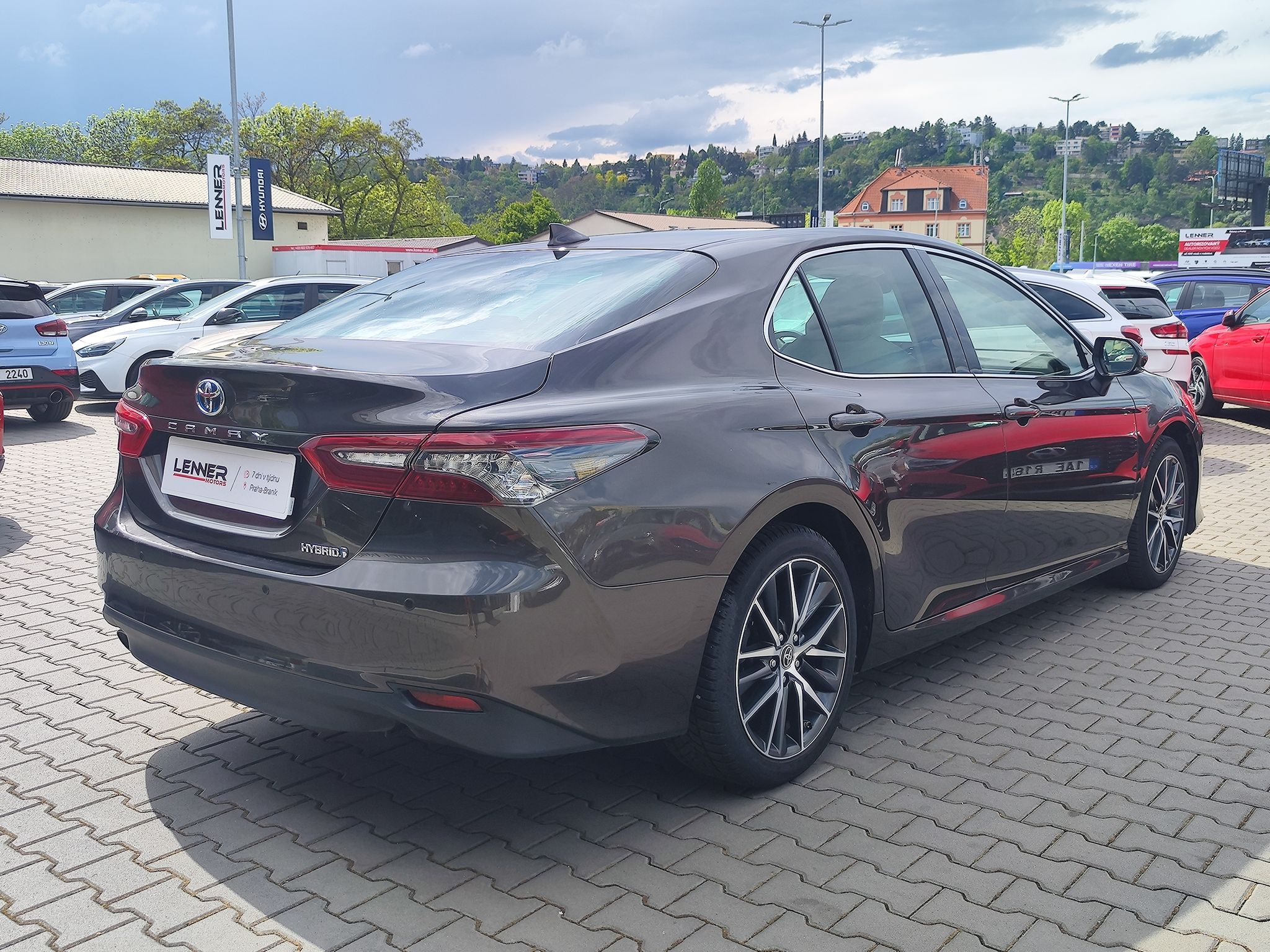 Toyota Camry, 2.5 HEV/160kW Executive e-CVT - fotka 5