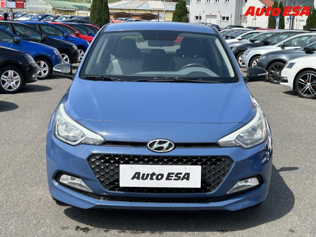 Hyundai i20, 1.2i,1.maj,ČR - fotka 2