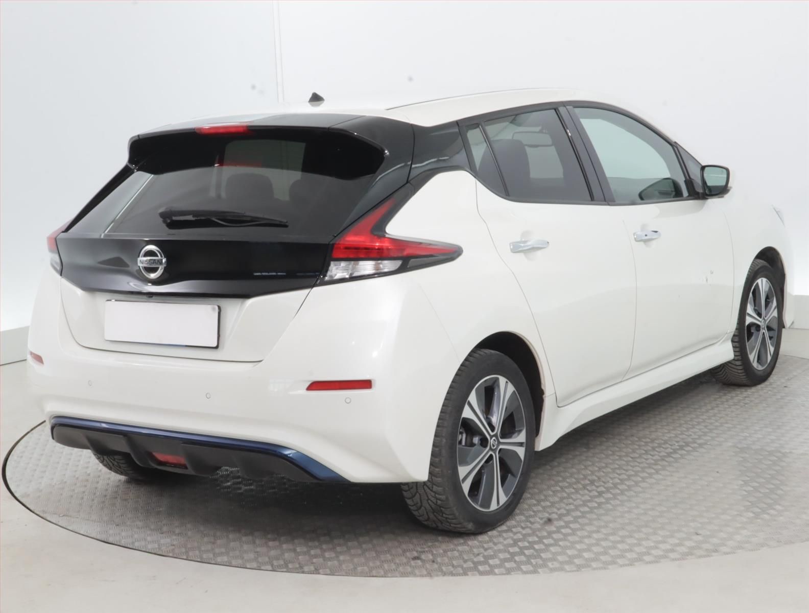 Nissan LEAF, 62 kWh, SoH 94%, Automat - fotka 5
