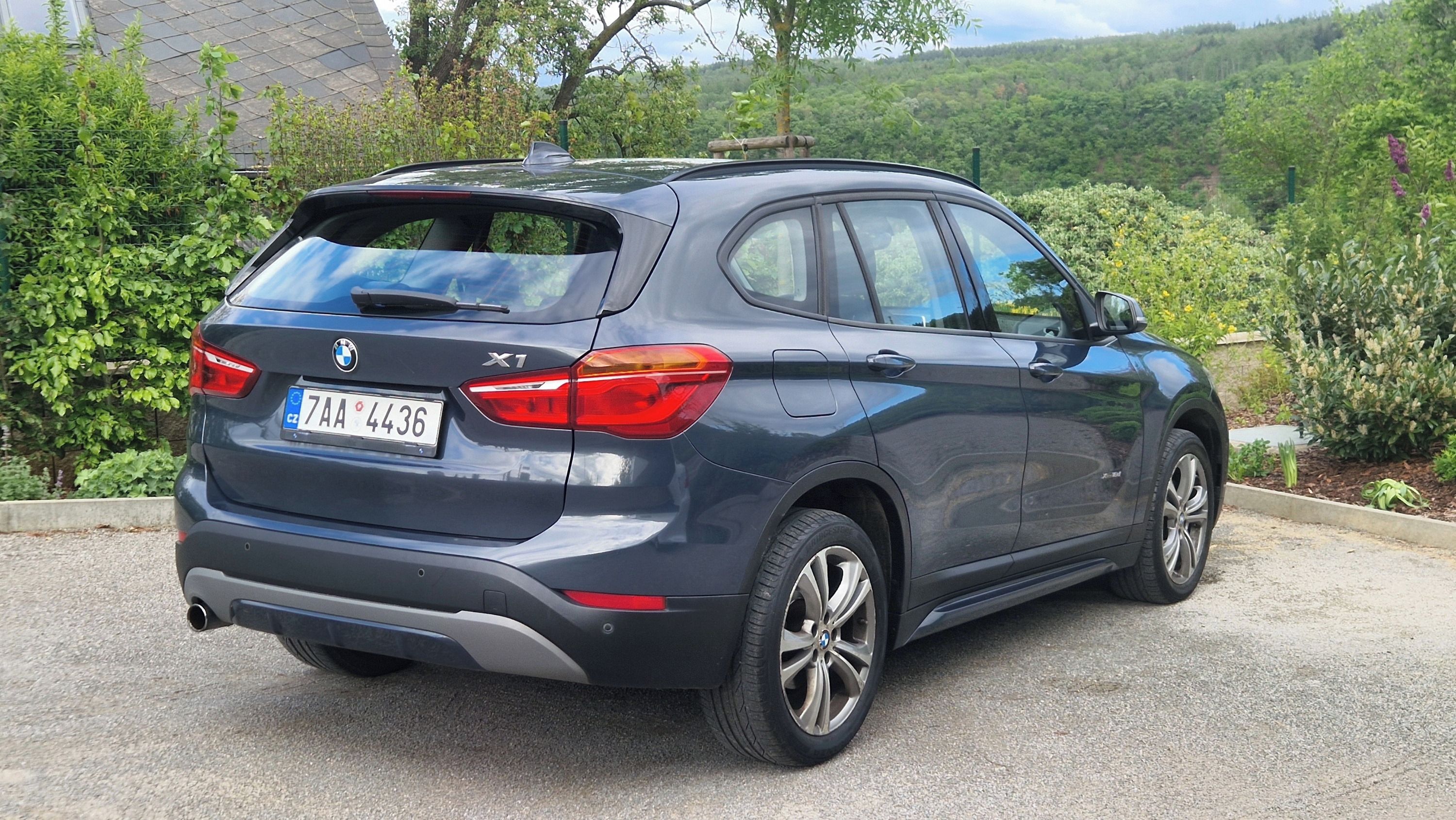 BMW X1, Xdrive-AUT-1.MAJ./ČR-JEN 82TKM - fotka 3