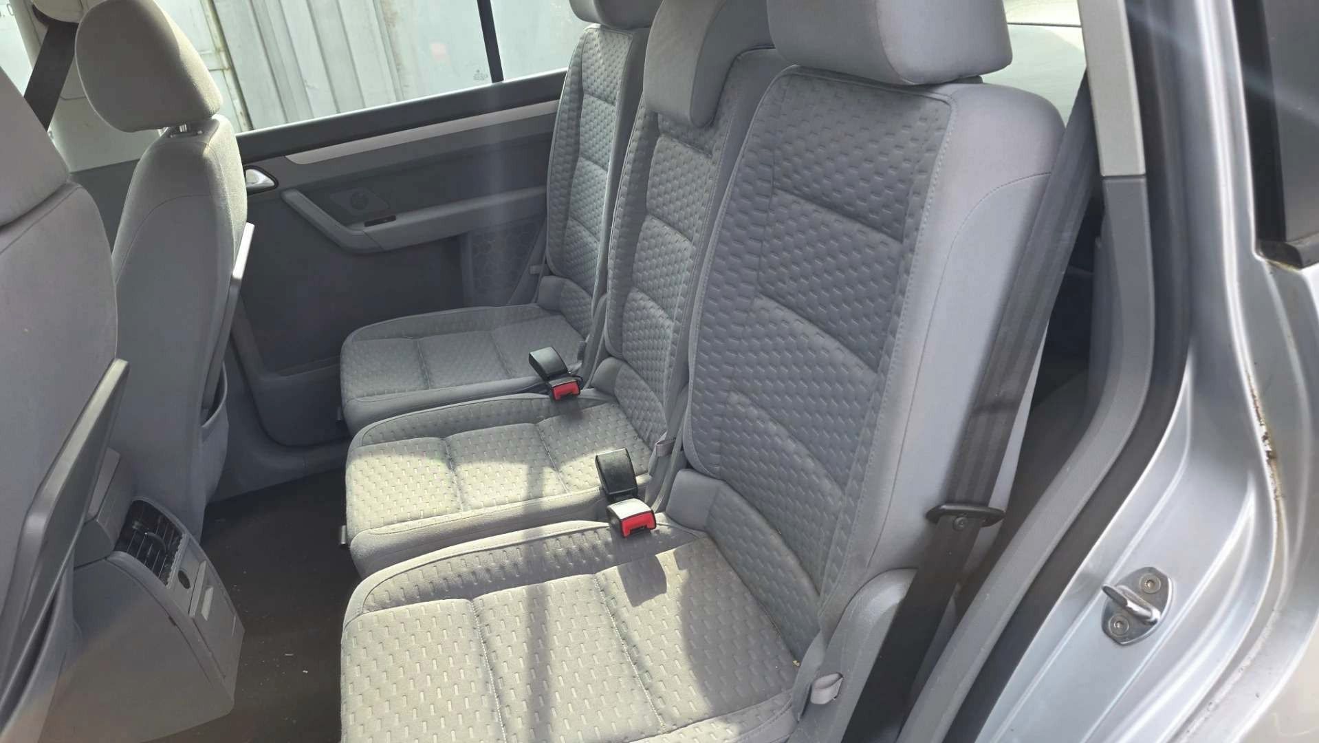 Volkswagen Touran, 1.6 MPi 75KW TAŽNÉ 7-MÍST TOP - fotka 6