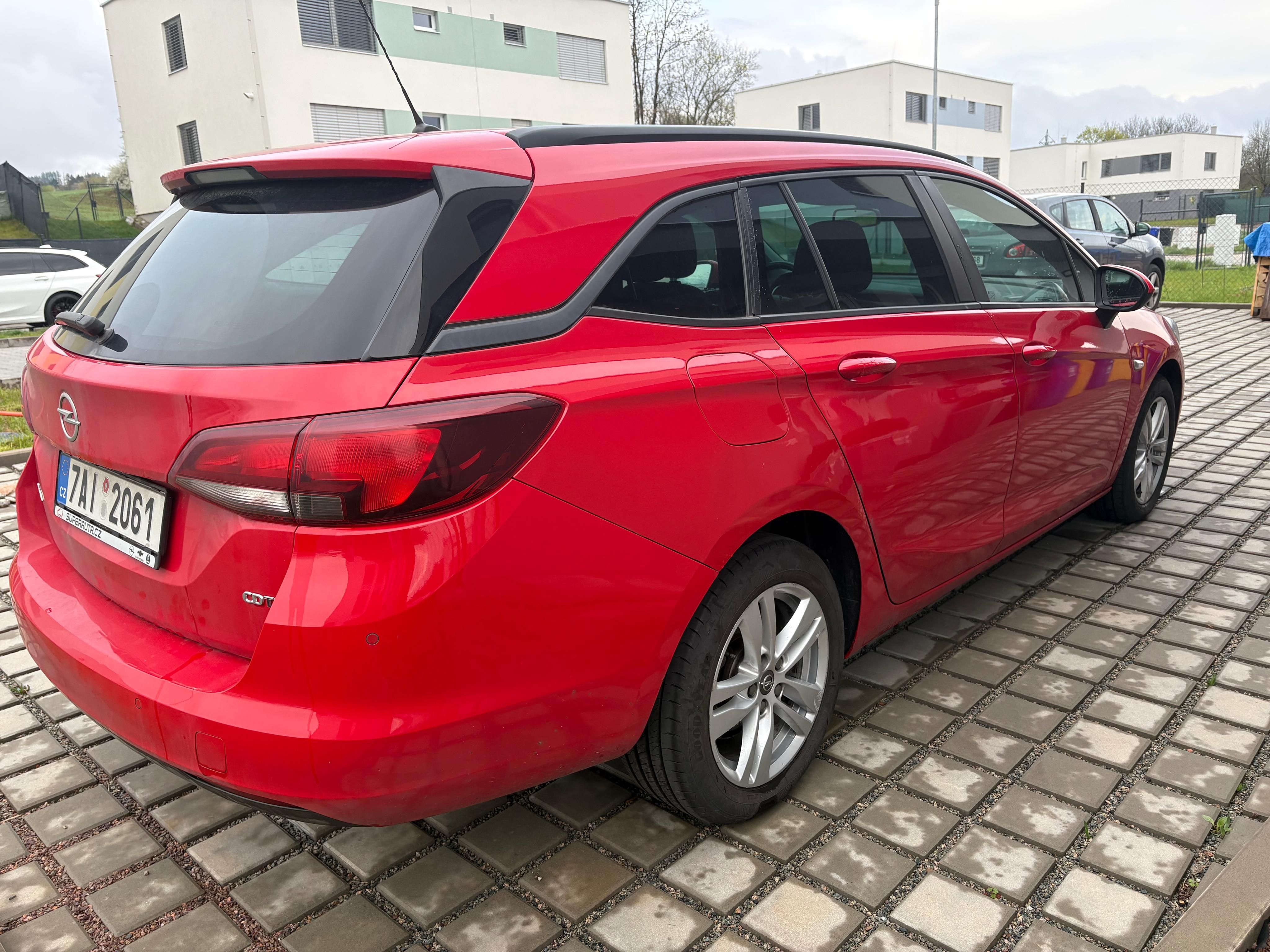 Opel Astra, ST 1.6 CDTI 81 kW Enjoy - fotka 4