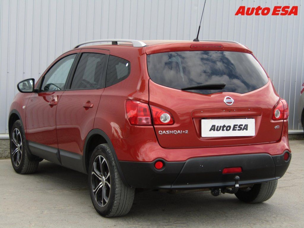 Nissan Qashqai, 2.0dci 4x4,7míst,ČR - fotka 6