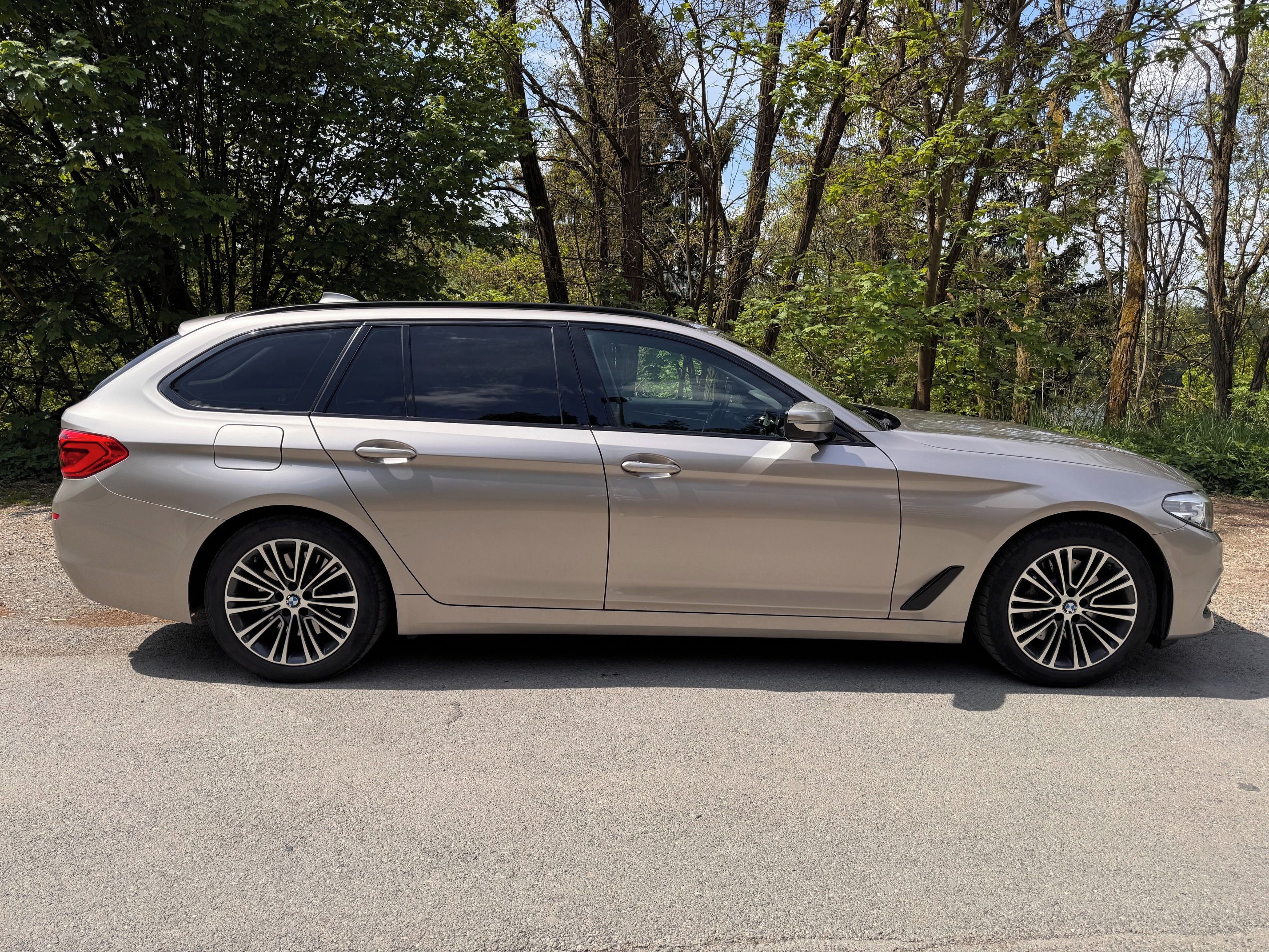 BMW Řada 5, 530d Sport Line - Po servisu - fotka 6