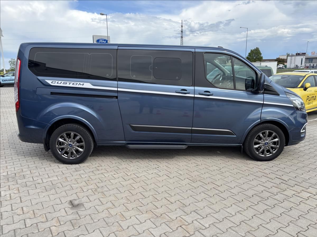 Ford Tourneo Custom, 2,0 EcoBlue 125kW L2 - fotka 6