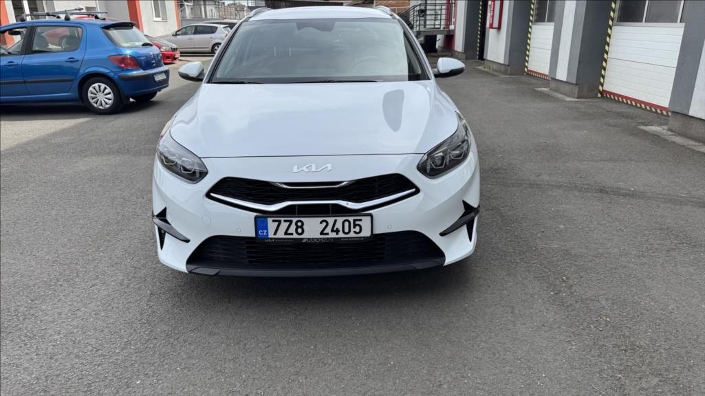 Kia Cee´d, 1,5 SW T-GDI TOP + BUT - fotka 2