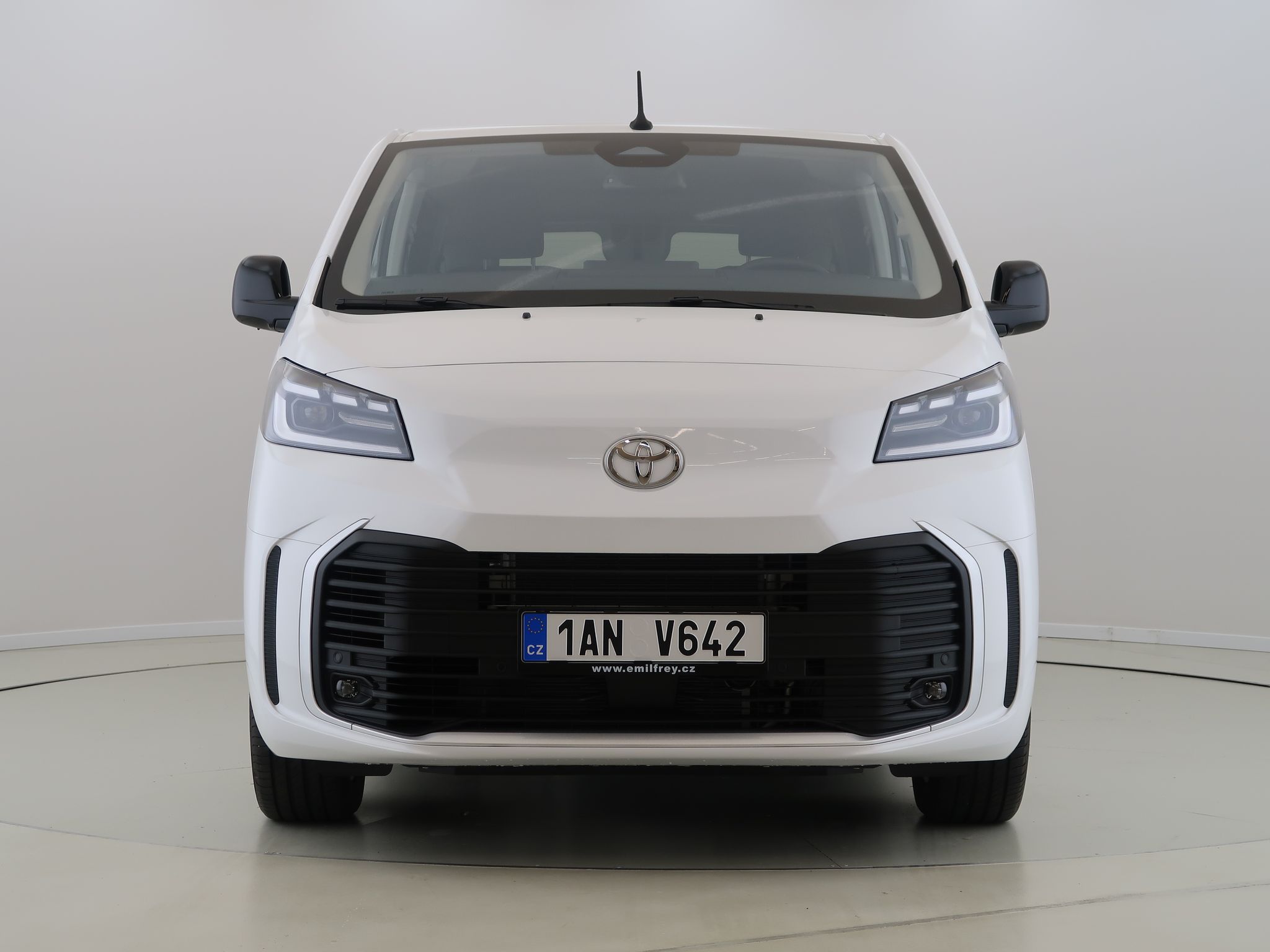 Toyota Proace Verso, 2.2,D-4D,Business Comfort - fotka 2