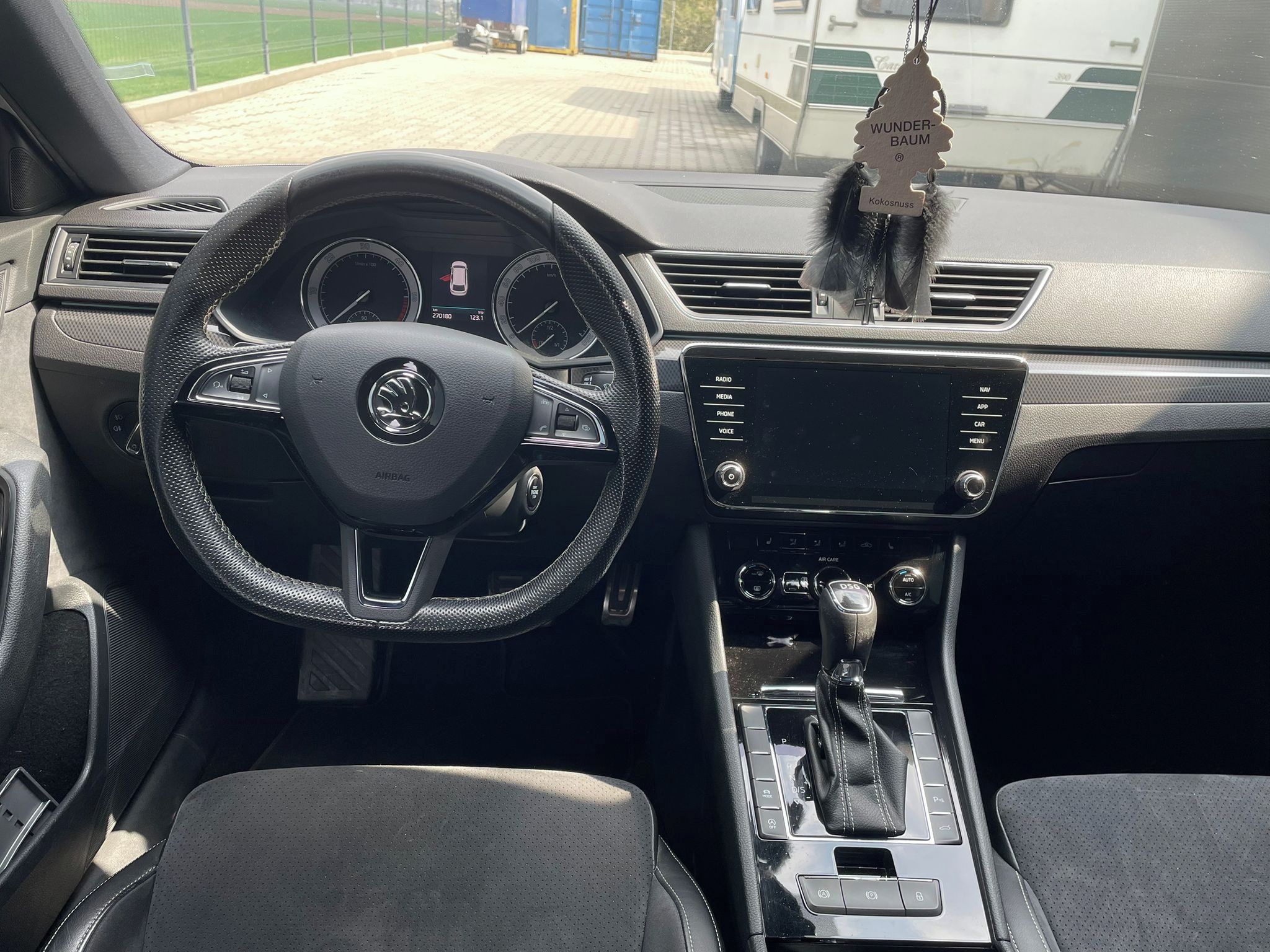 Škoda Superb, Sportline 2.0Tdi DSG WEBASTO - fotka 6
