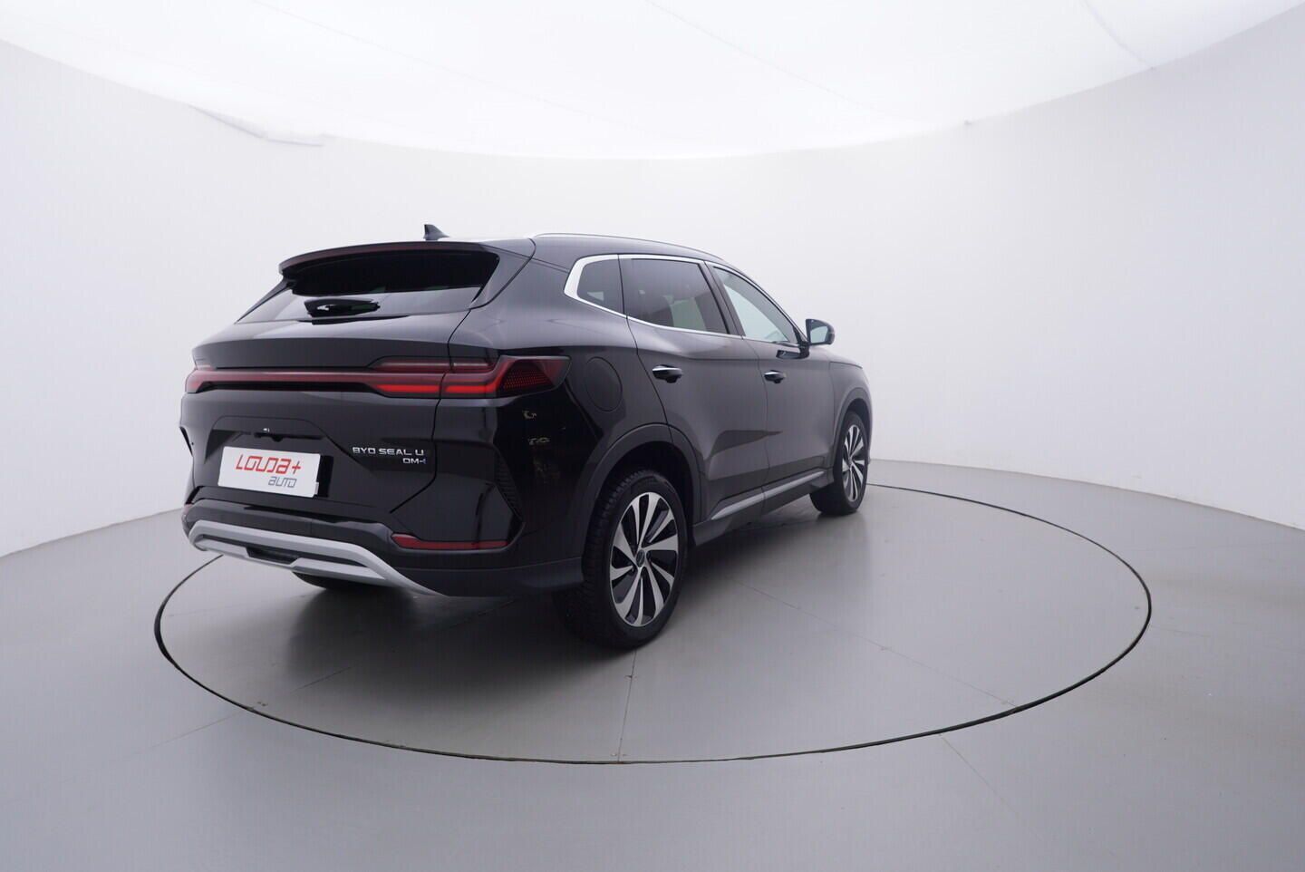 BYD Seal U, Design plg-in hybrid 238 kW - fotka 5