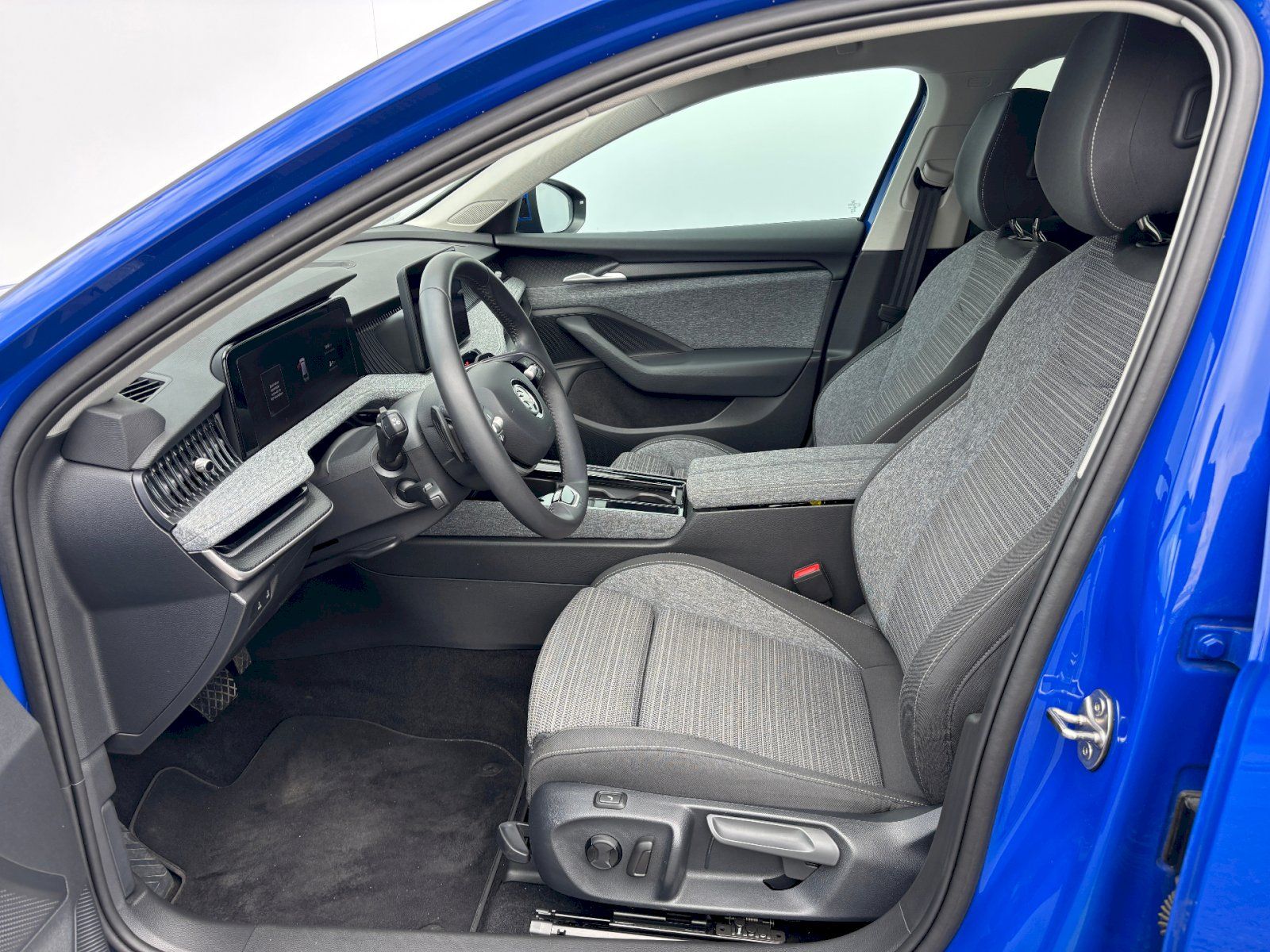Škoda Superb, 1.5 TSI 110kW DSG Selection - fotka 5