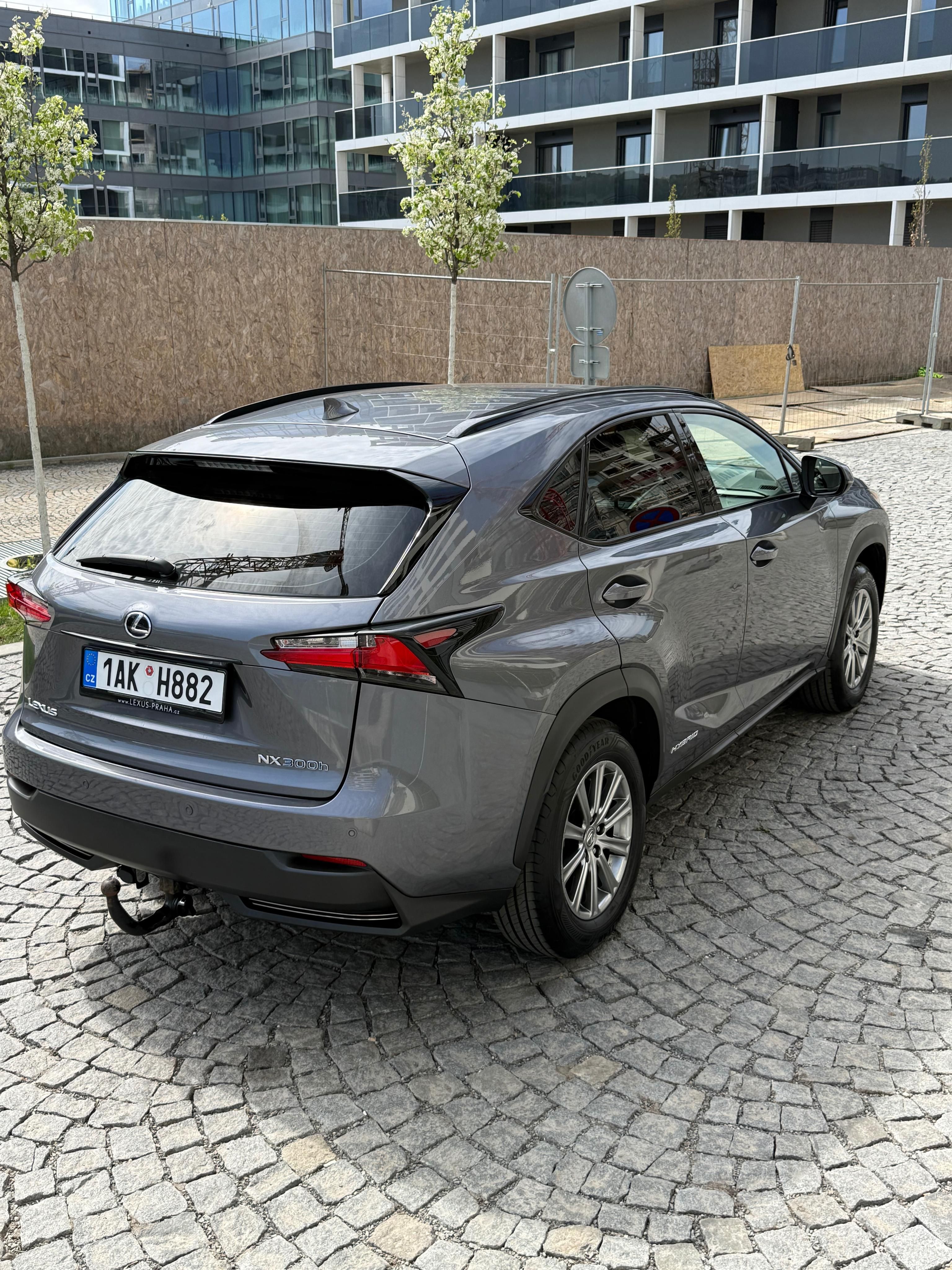 Lexus NX 300h, AWD, SERVIS LEXUS, DECHROM - fotka 6