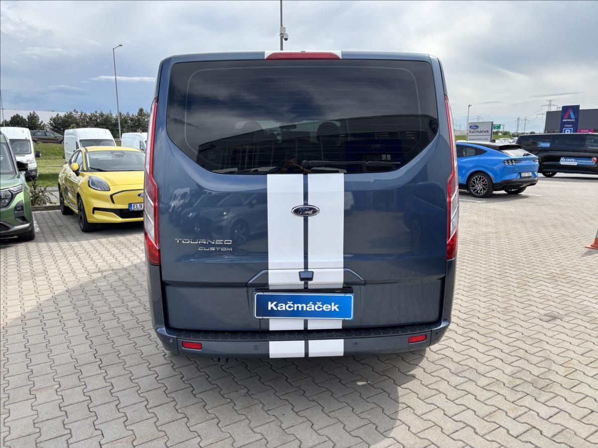 Ford Tourneo Custom, 2,0 EcoBlue 125kW L2 - fotka 4