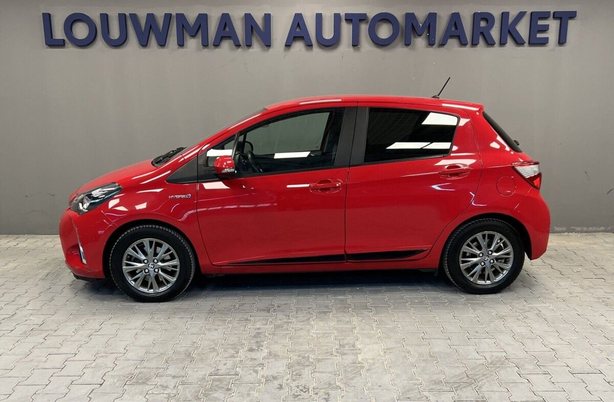 Toyota Yaris, Hybrid e-CVT Active Trend - fotka 3