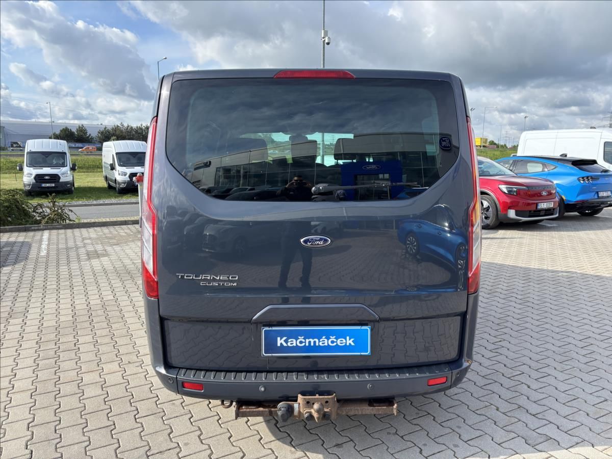 Ford Tourneo Custom, 2,2 TDCi 92kW L1 - fotka 4