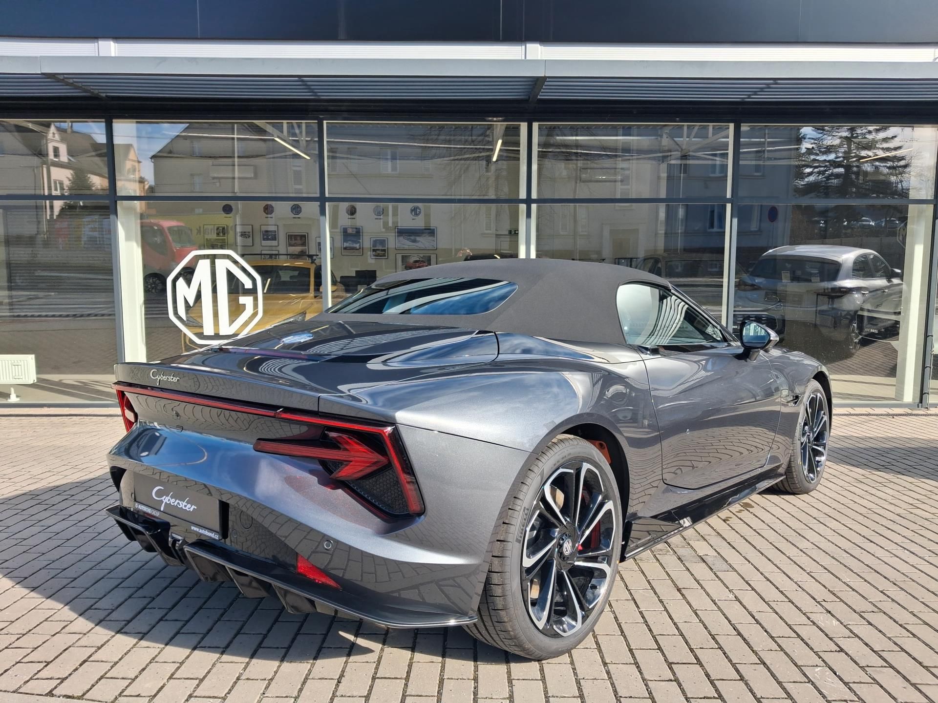 MG Cyberster, GT EV 77kWh 375kW 4x4 - fotka 3