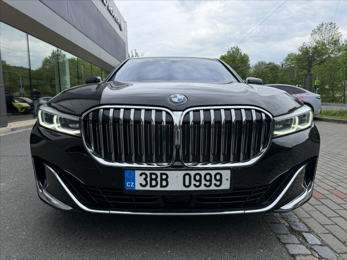 BMW Řada 7, 3,0 xDrive 740d - fotka 3
