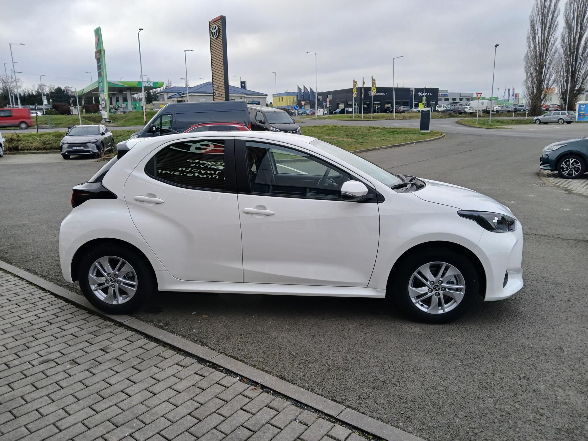 Toyota Yaris, 1.5 HEV Comfort - fotka 4