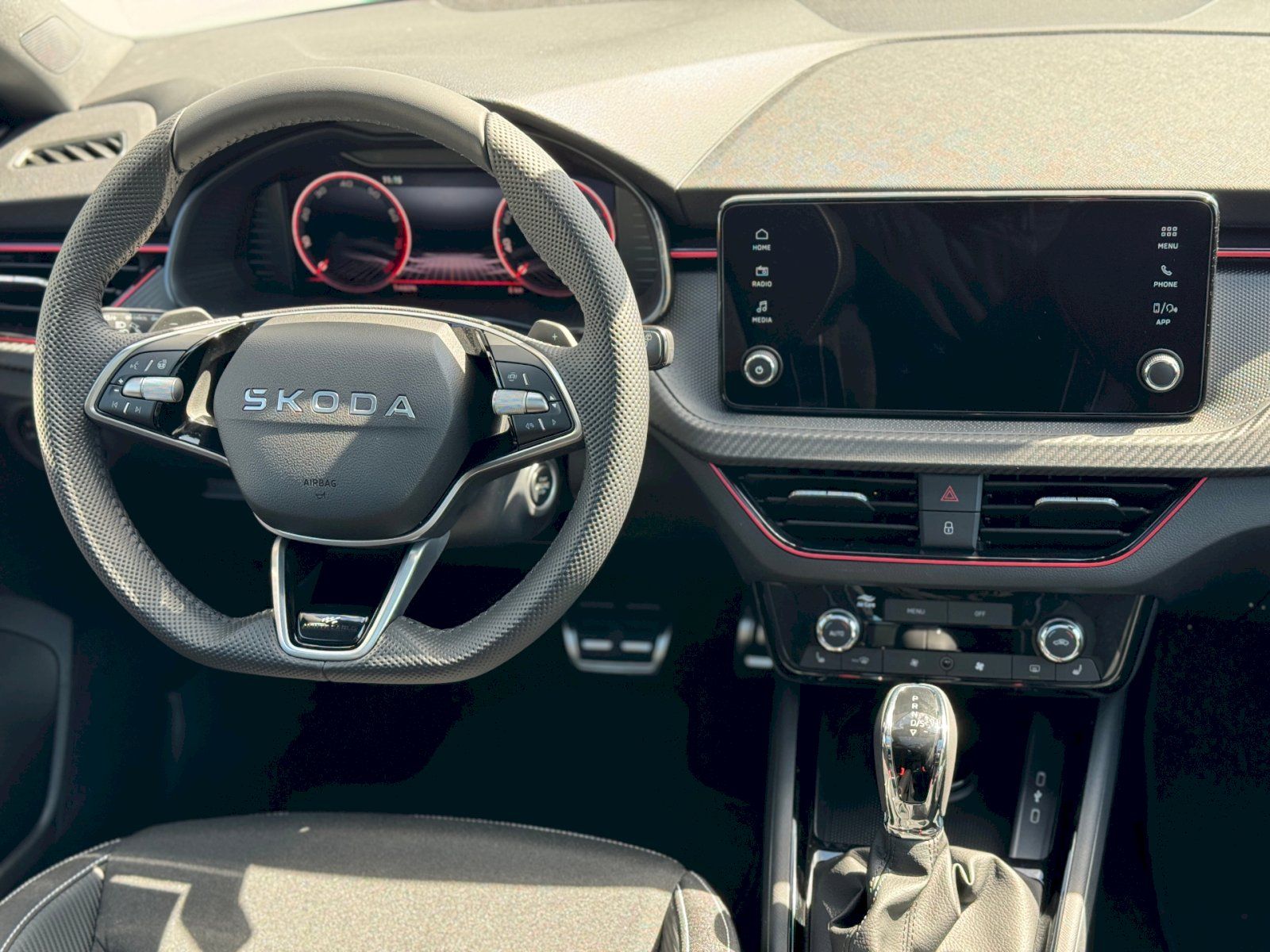 Škoda Scala, Monte Carlo 1.0 TSI 85kW DSG - fotka 5