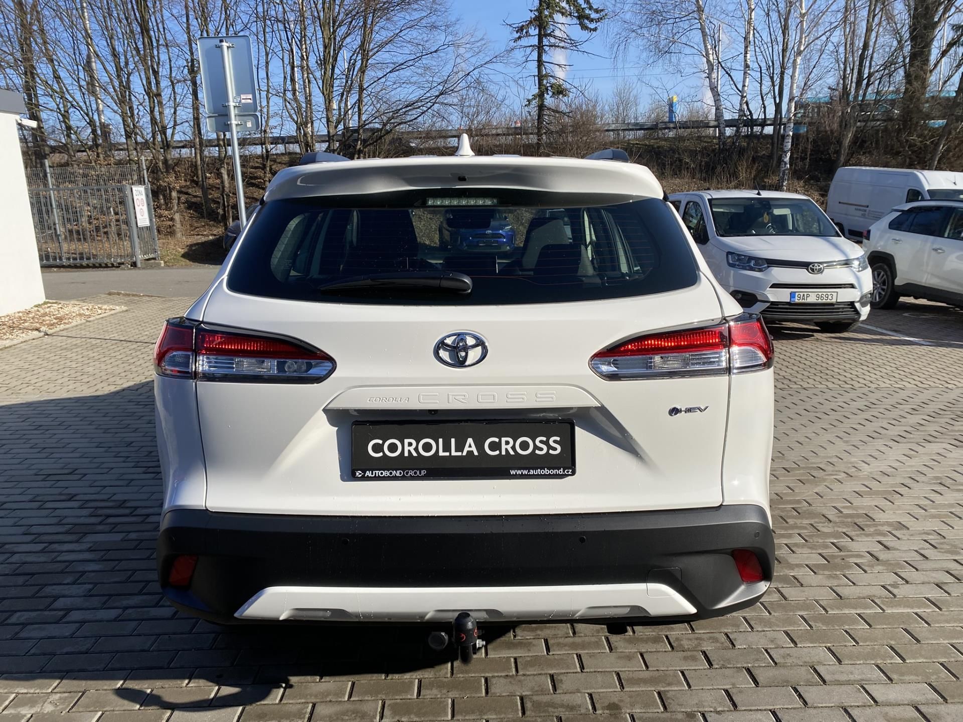 Toyota Corolla Cross, 1.8 HEV Comfort Business + taž - fotka 6