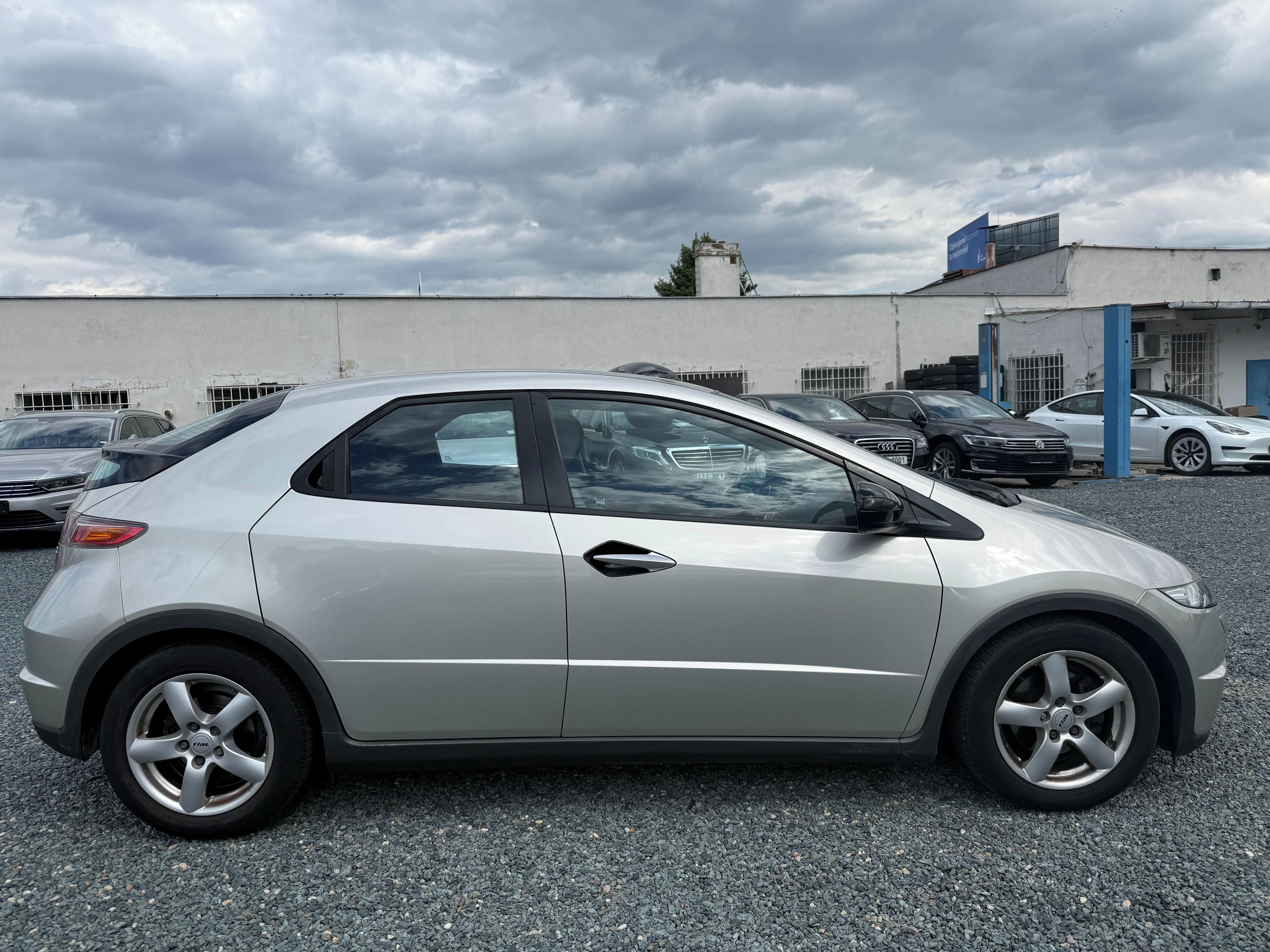 Honda Civic, 1.8 VTEC SPORT AUTOMAT - fotka 2