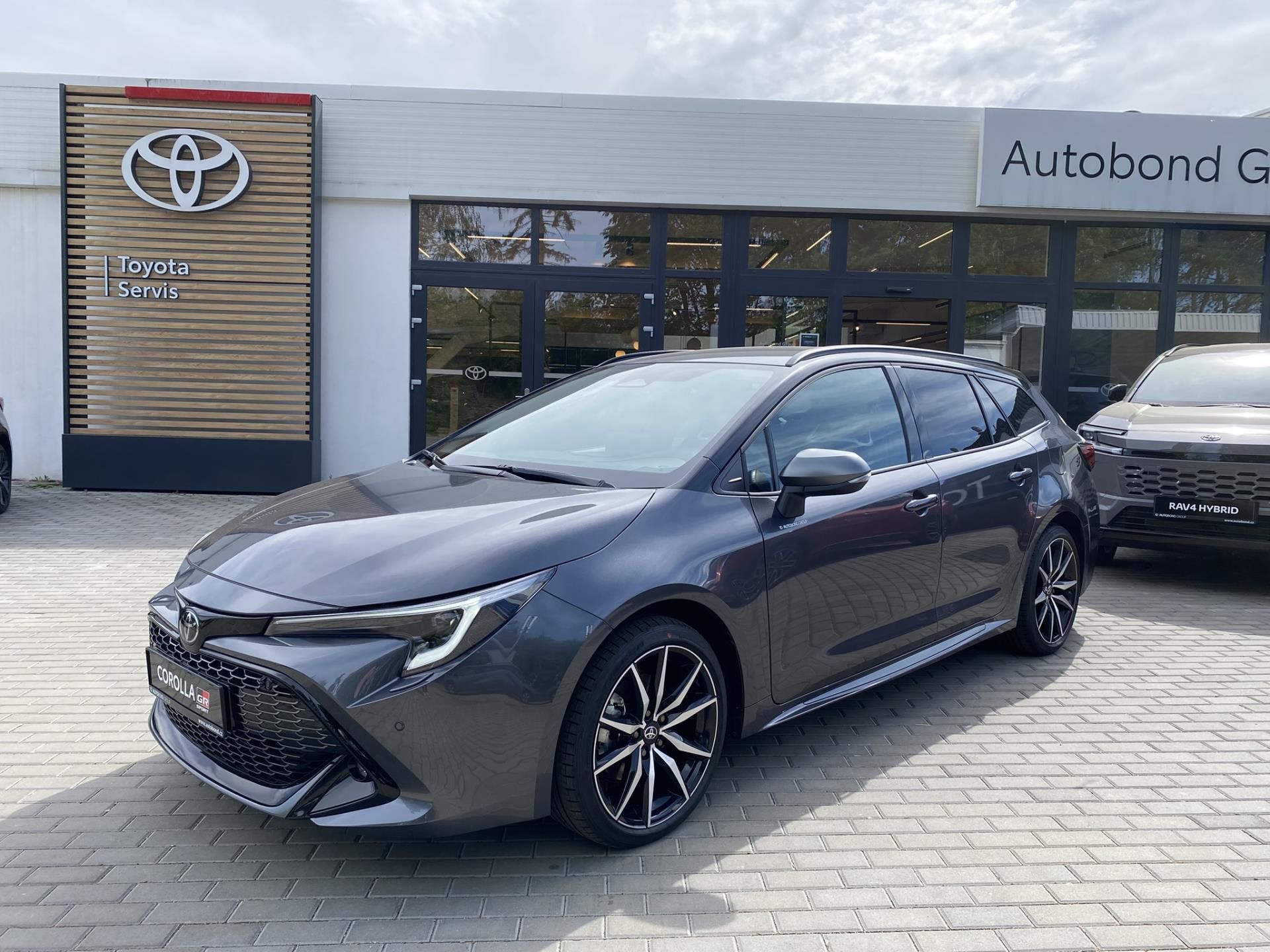 Toyota Corolla, 2.0 HEV GR SPORT + tažné