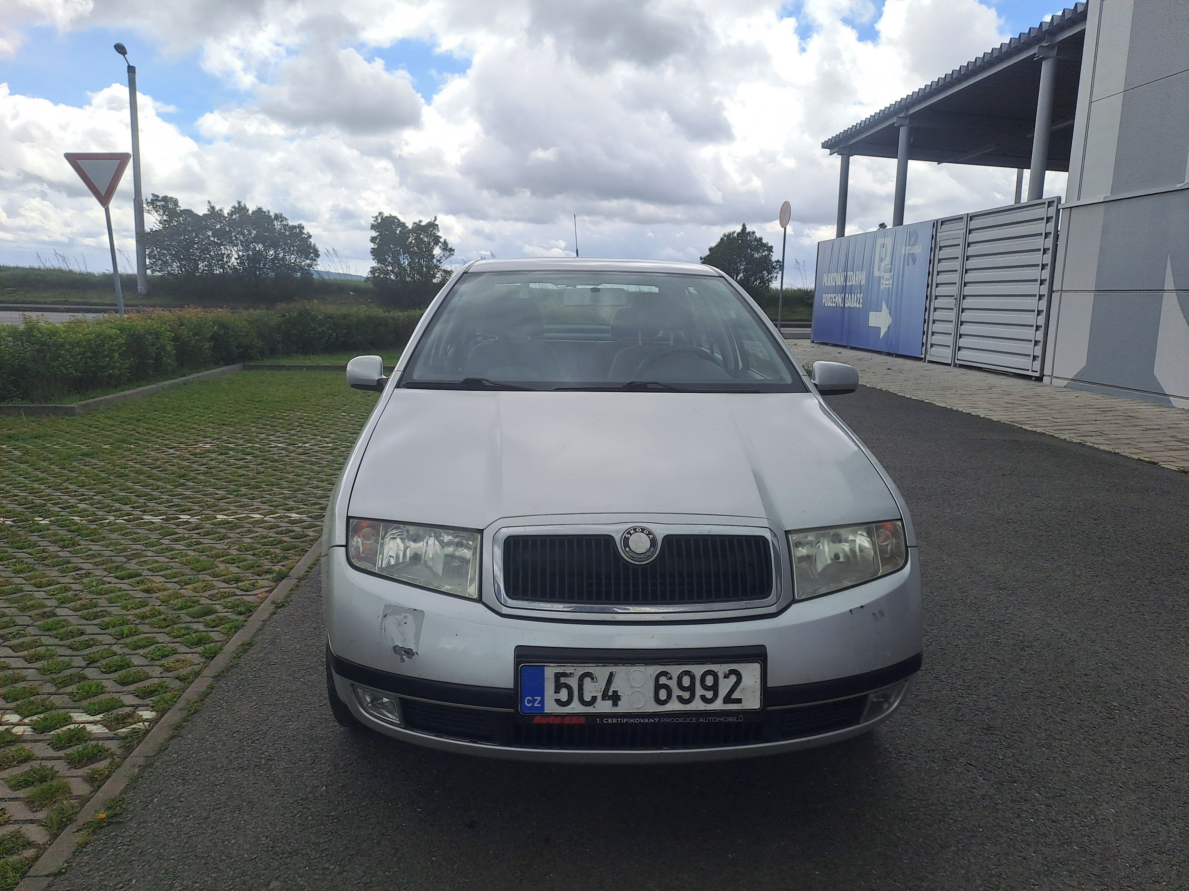 Škoda Fabia, 1.4i 50KW SPOLEHLIVÉ AUTO - fotka 2