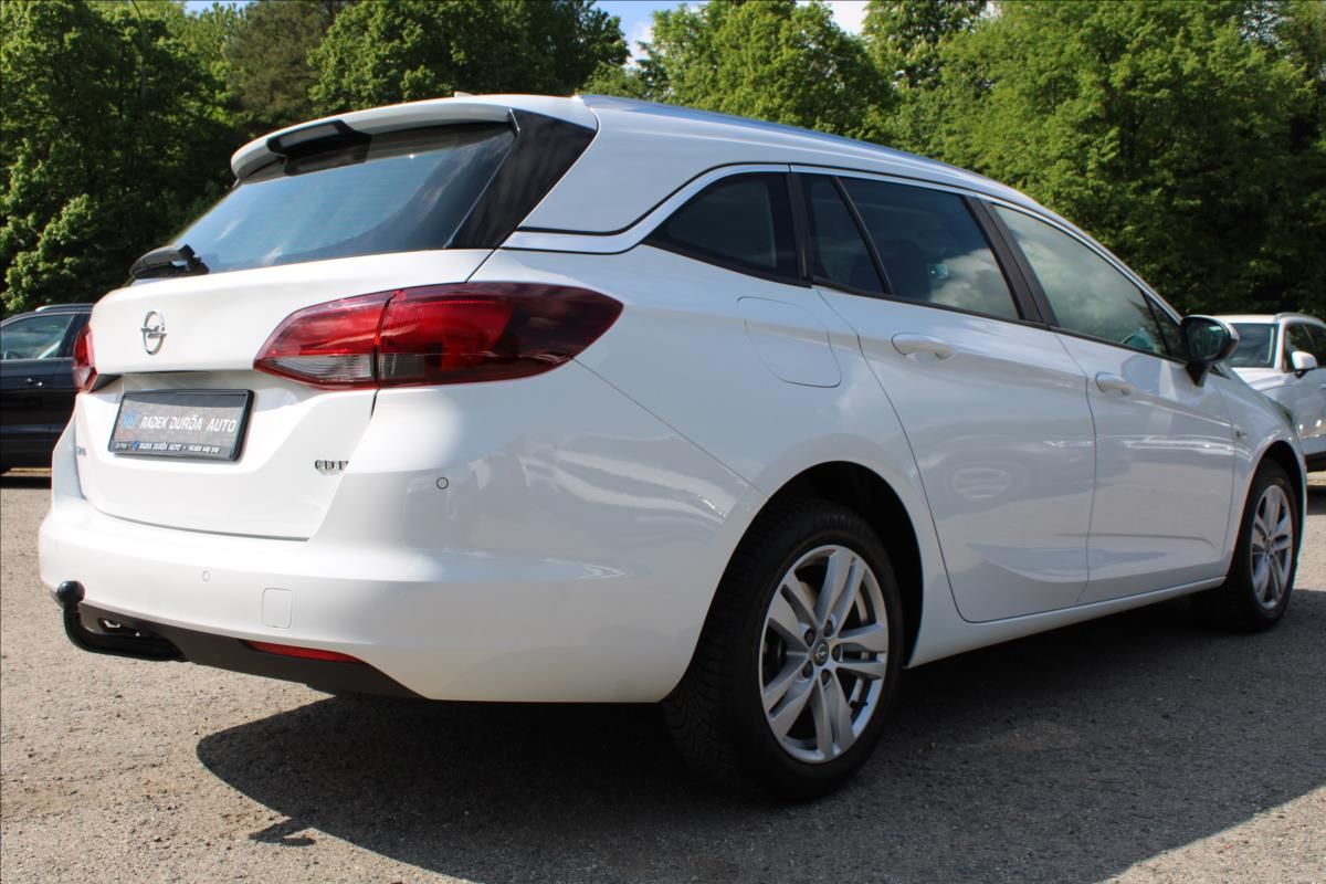 Opel Astra, 1,6 CDTi  AUTOMAT,DPH,TAŽNÉ - fotka 5