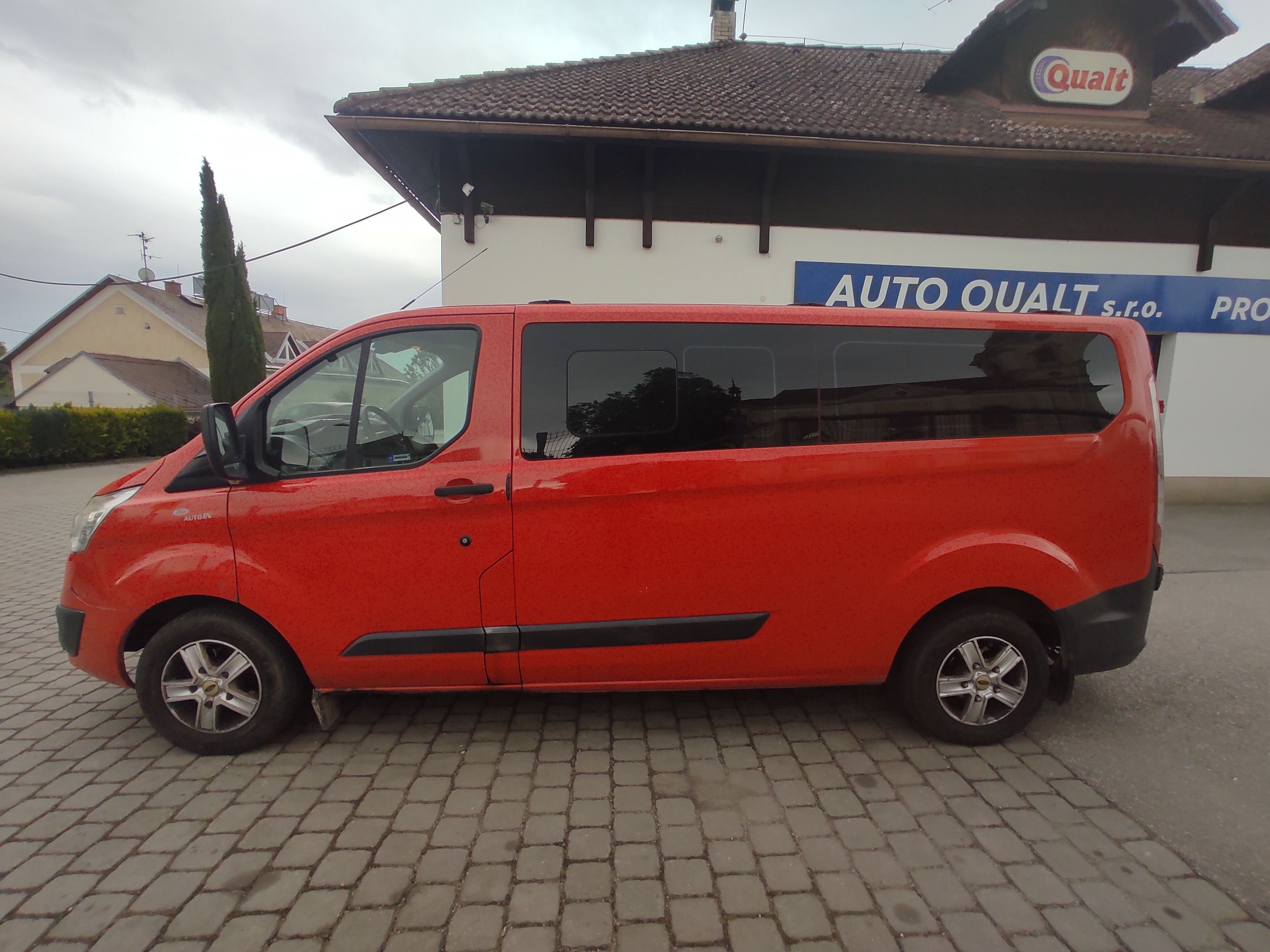 Ford Transit Custom, 2.2 TDCi ČR, 9 MÍST, ZÁVĚS,DPH - fotka 2