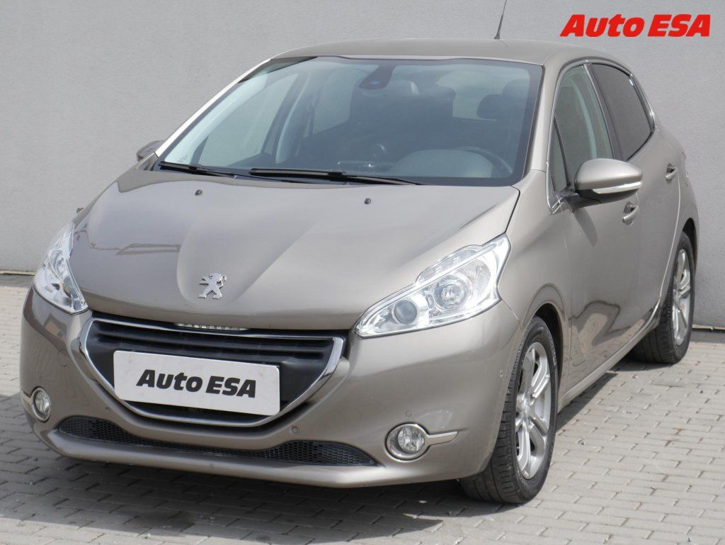 Peugeot 208, 1.6i,ČR - fotka 3