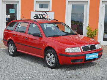 TOUR 1.6i 75kW KLIMA TAŽNÉ ČR