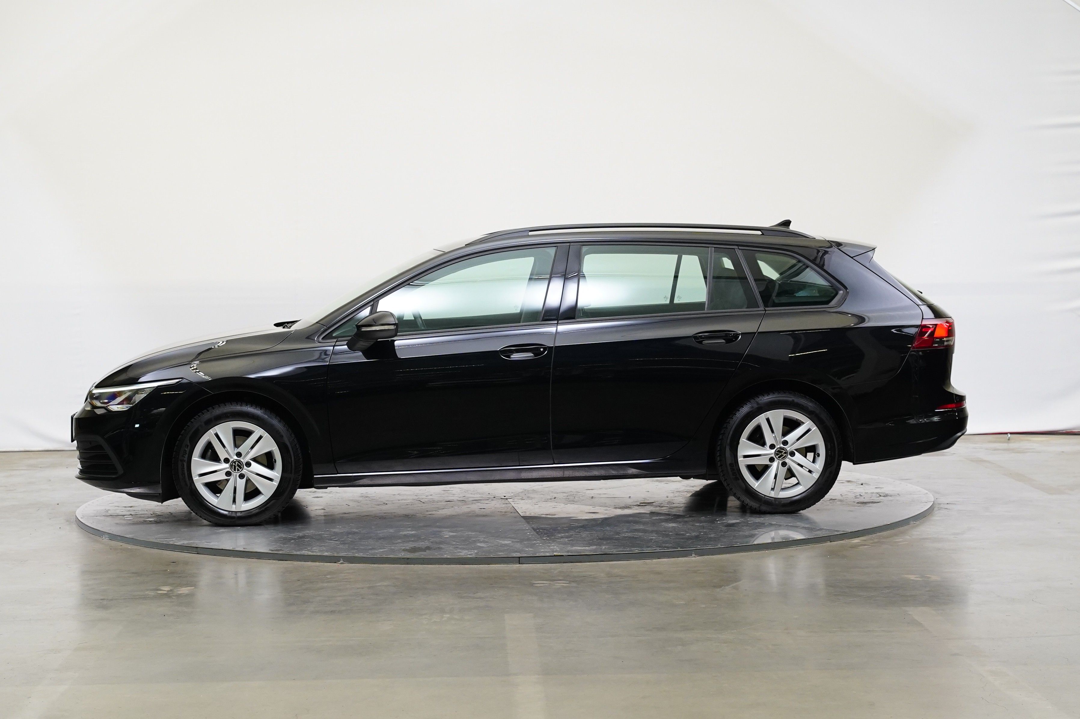 Volkswagen Golf, 1.0 TSI 81 kW Life - fotka 2