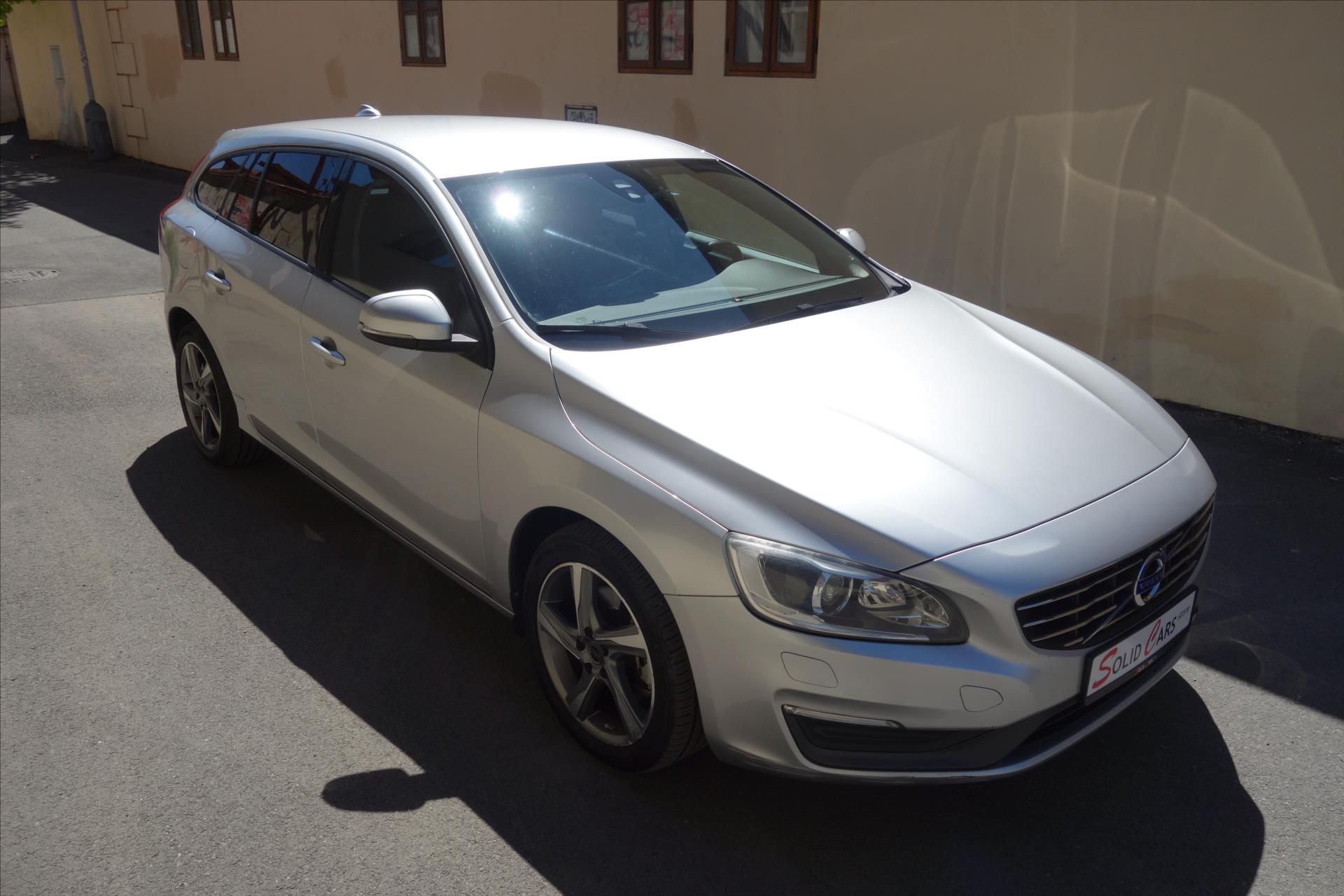 Volvo V60, 2.0 D3 120KW, AUTOMAT - fotka 6
