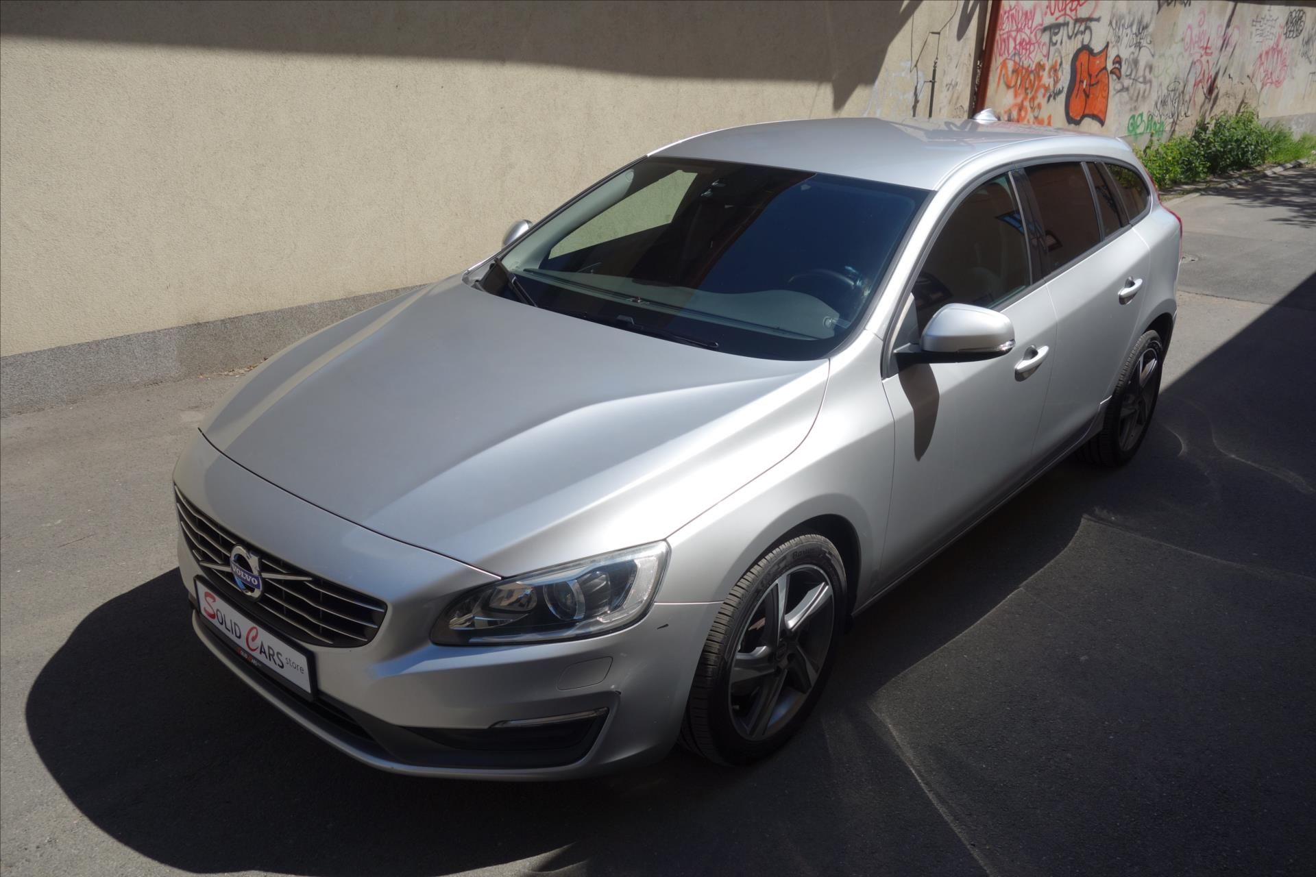 Volvo V60, 2.0 D3 120KW, AUTOMAT - fotka 4