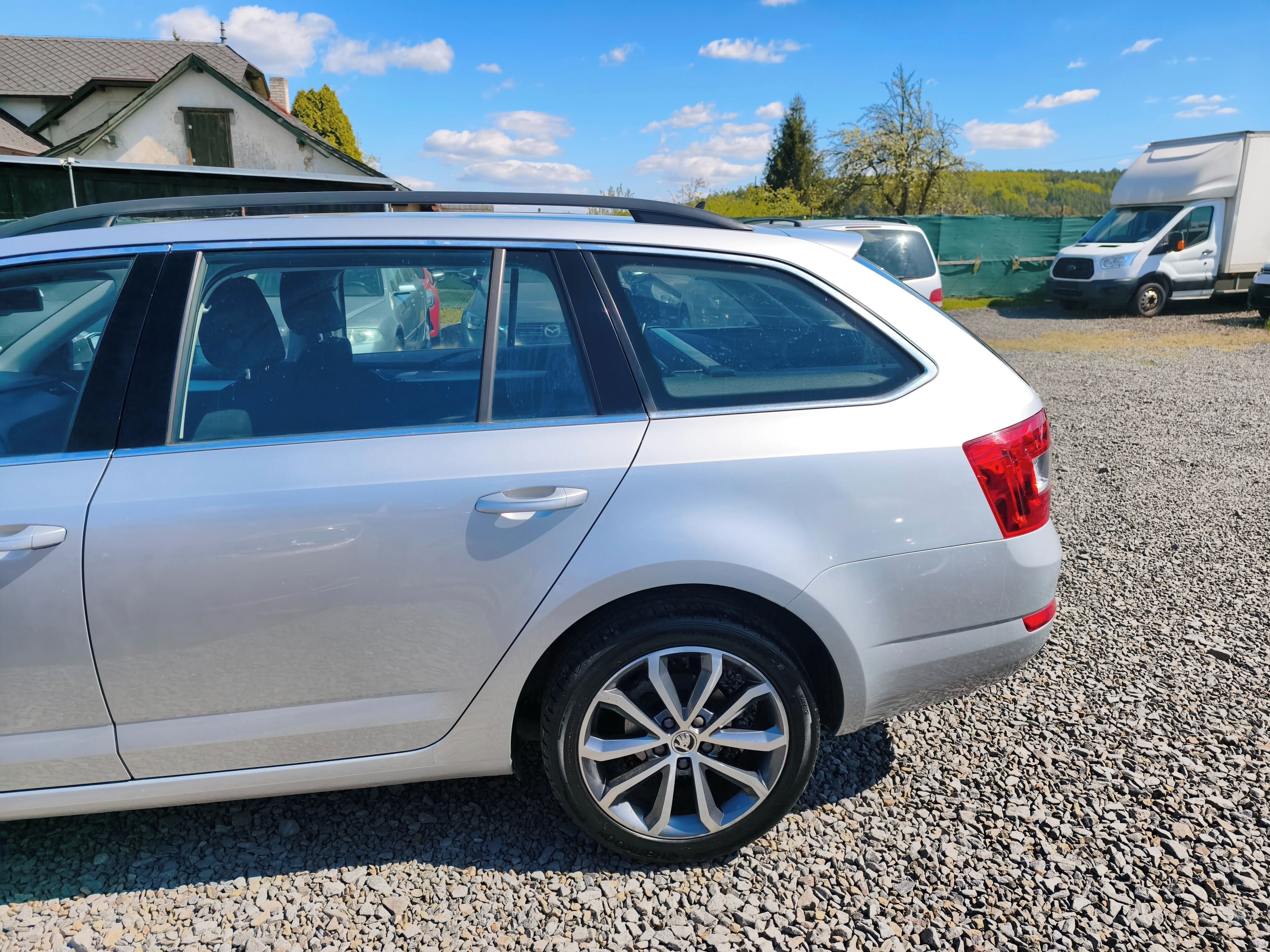 Škoda Octavia, 1.6 TDI Navi, Klima, Tempomat - fotka 3