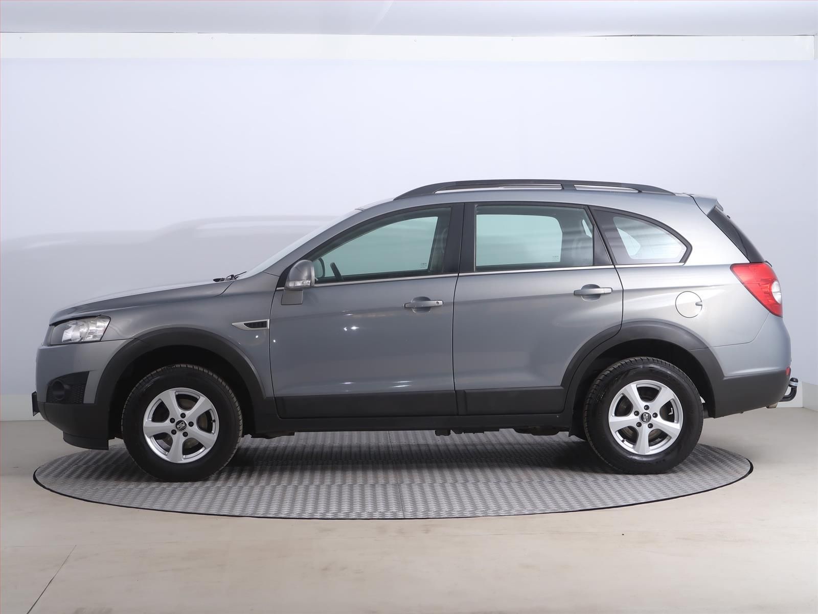 Chevrolet Captiva, 2.4 i, 7 míst, Kožené sedačky - fotka 3