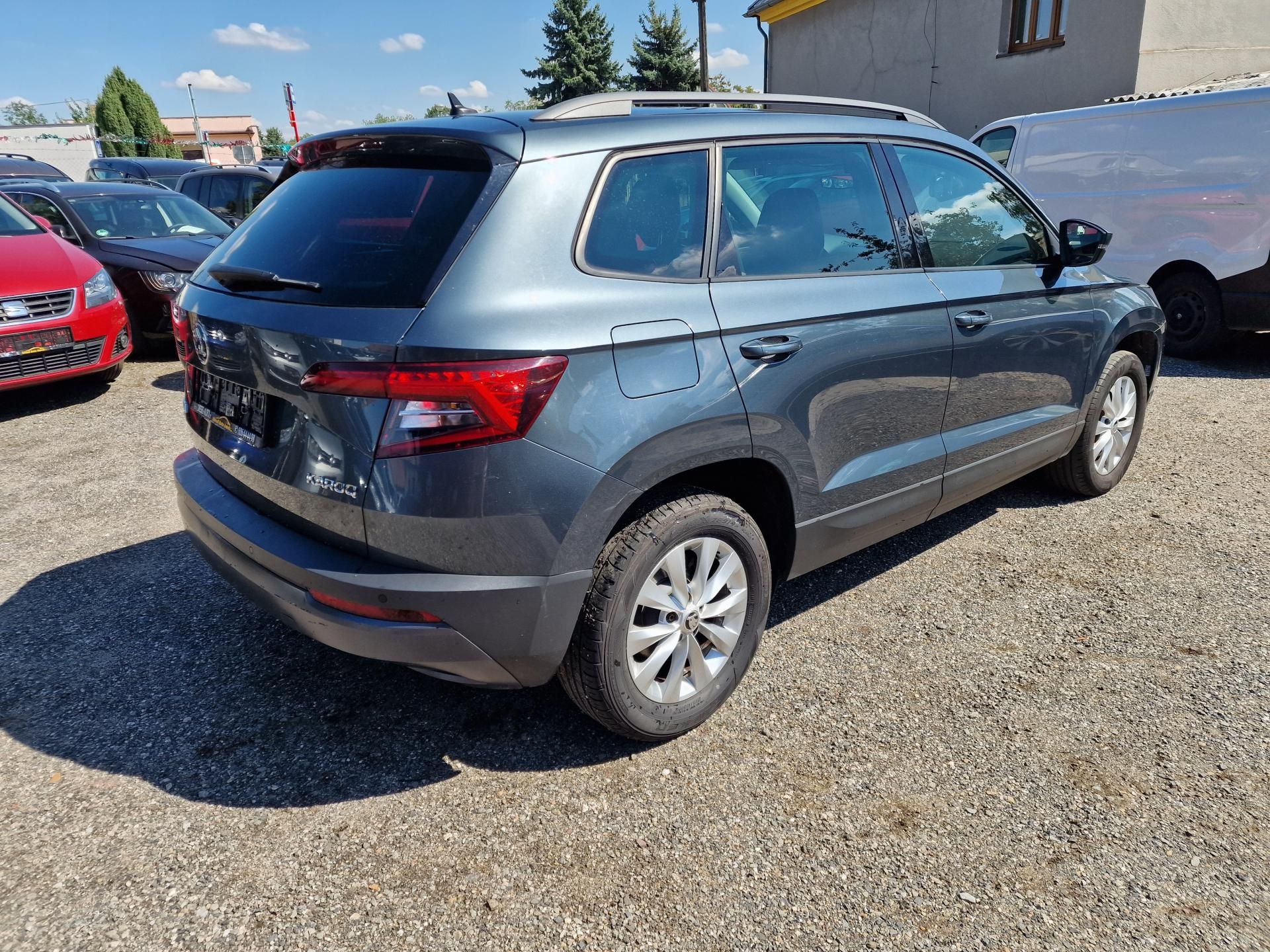 Škoda Karoq, 1,0TSI 85KW VÝHŘEV ,ALU KOLA - fotka 4