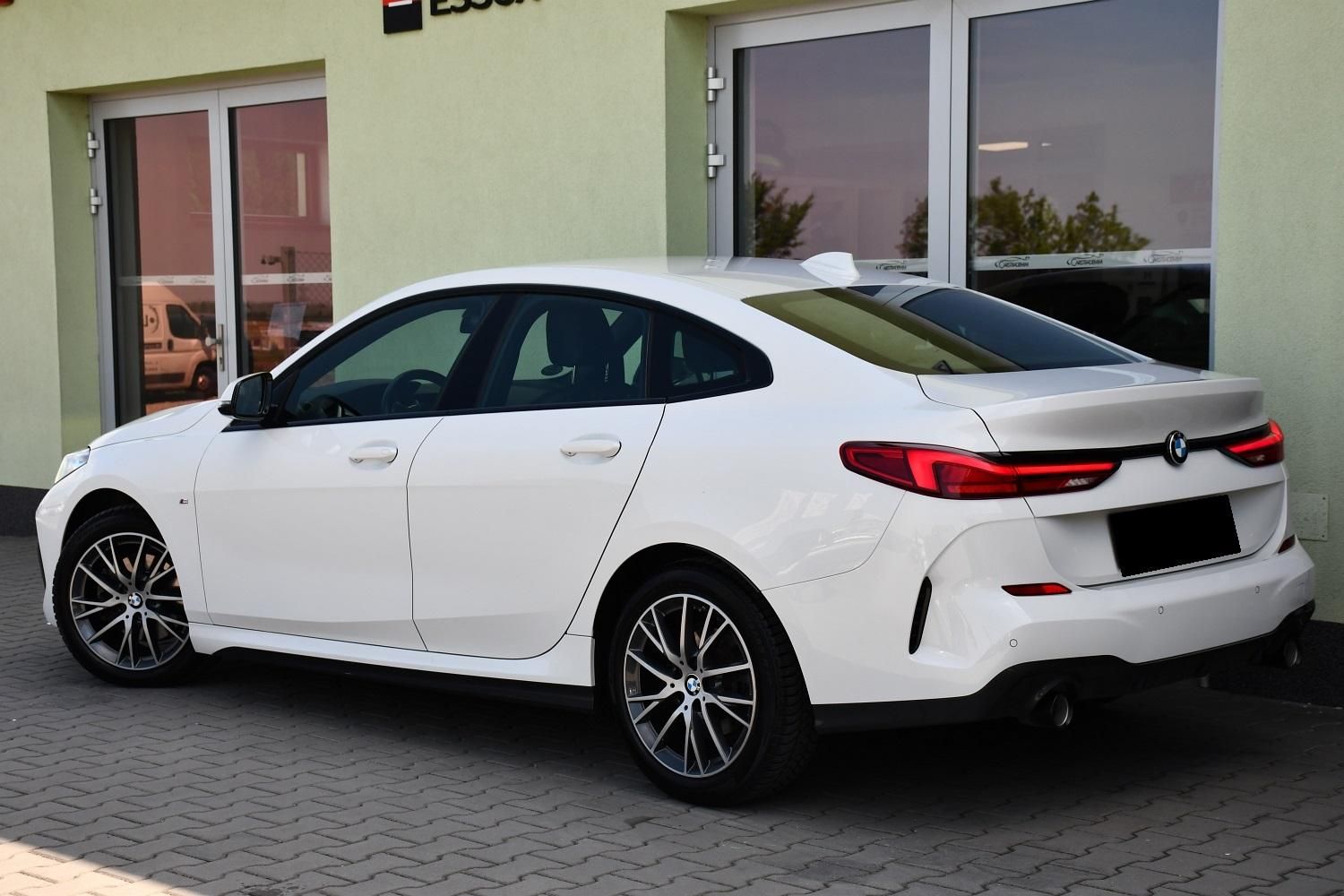 BMW Řada 2, 218d M-SPORT 1M ČR - fotka 3
